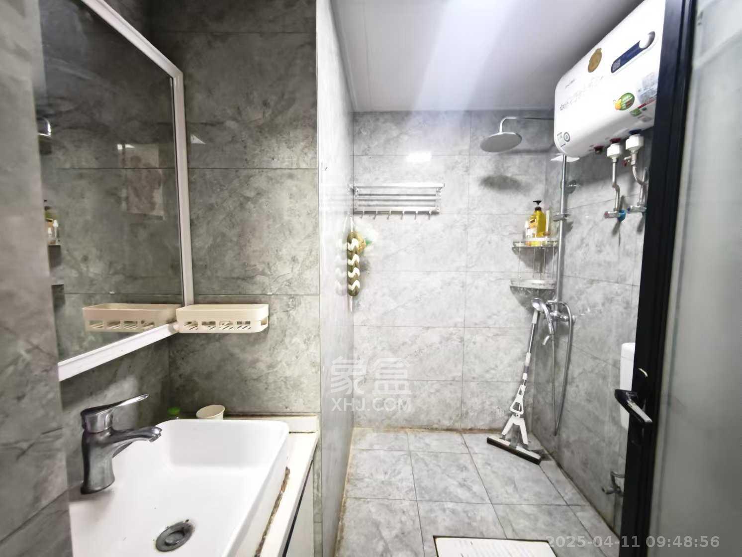 城市时光  1室1厅1卫    1100.0元/月 城市时光  1室1厅1卫    1100.0元/月室内图