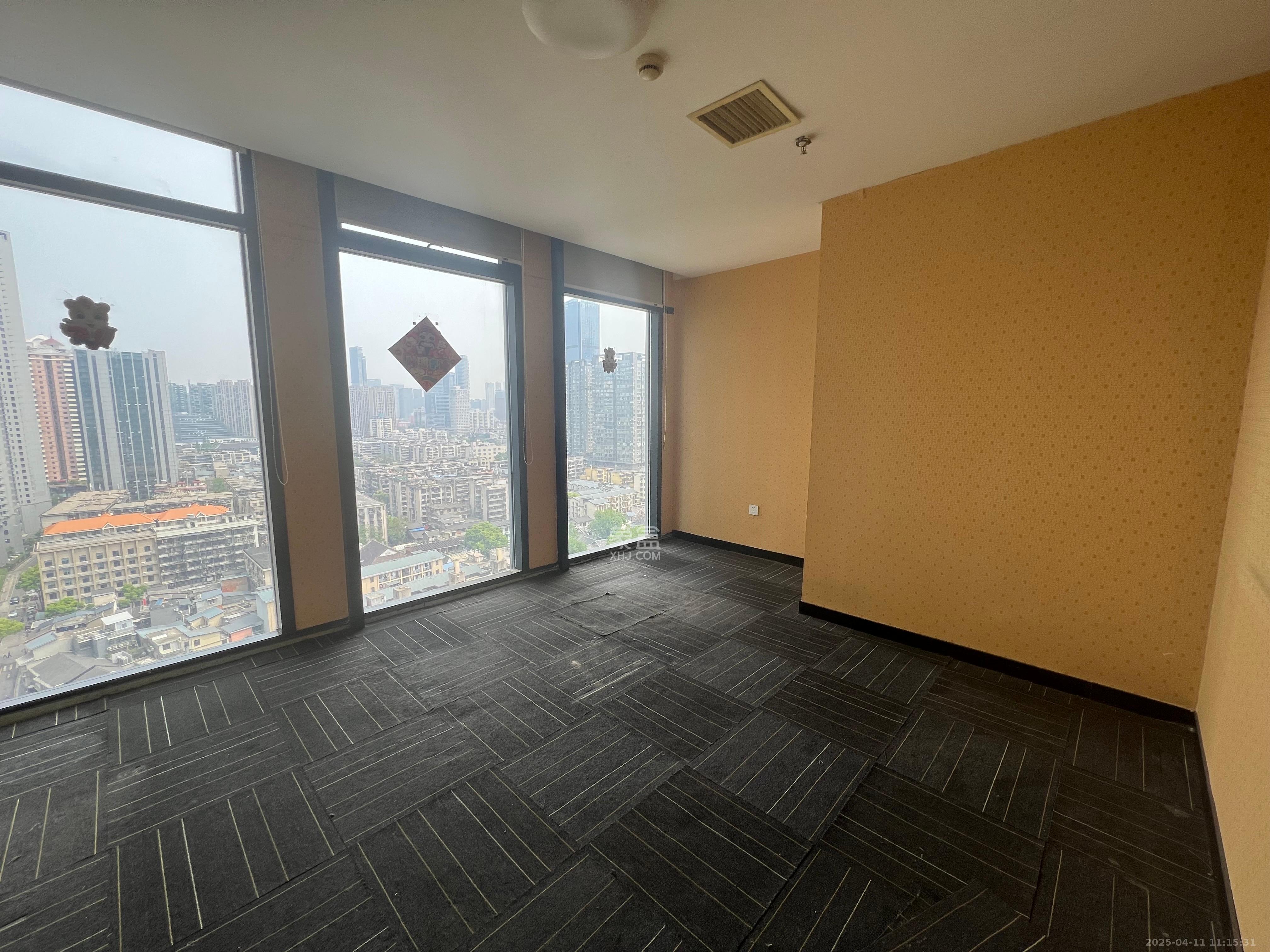 万达广场   383.0㎡      18500.0元/月室内图