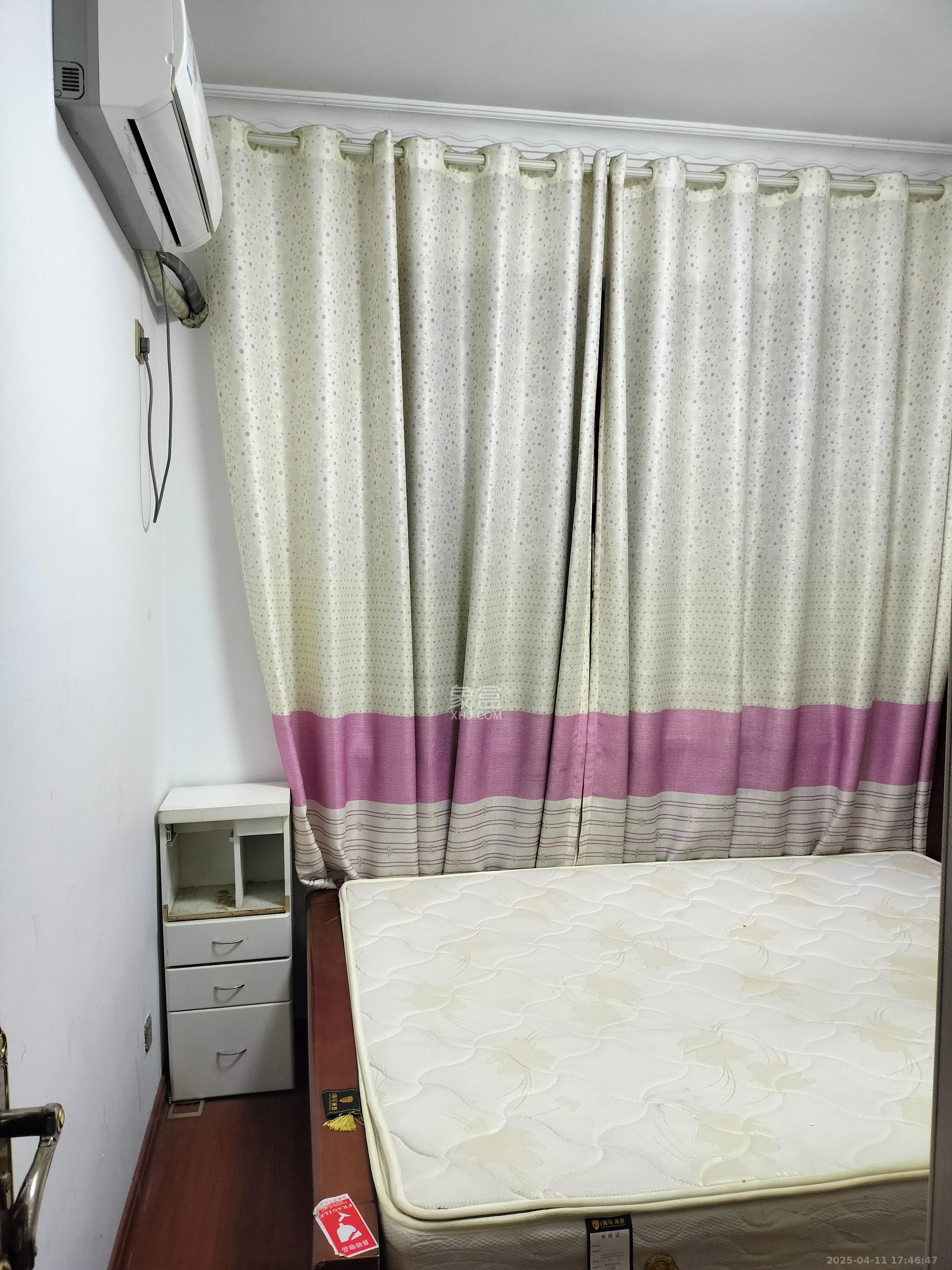 辉宏橄榄城  3室2厅2卫   2000.00元/月室内图