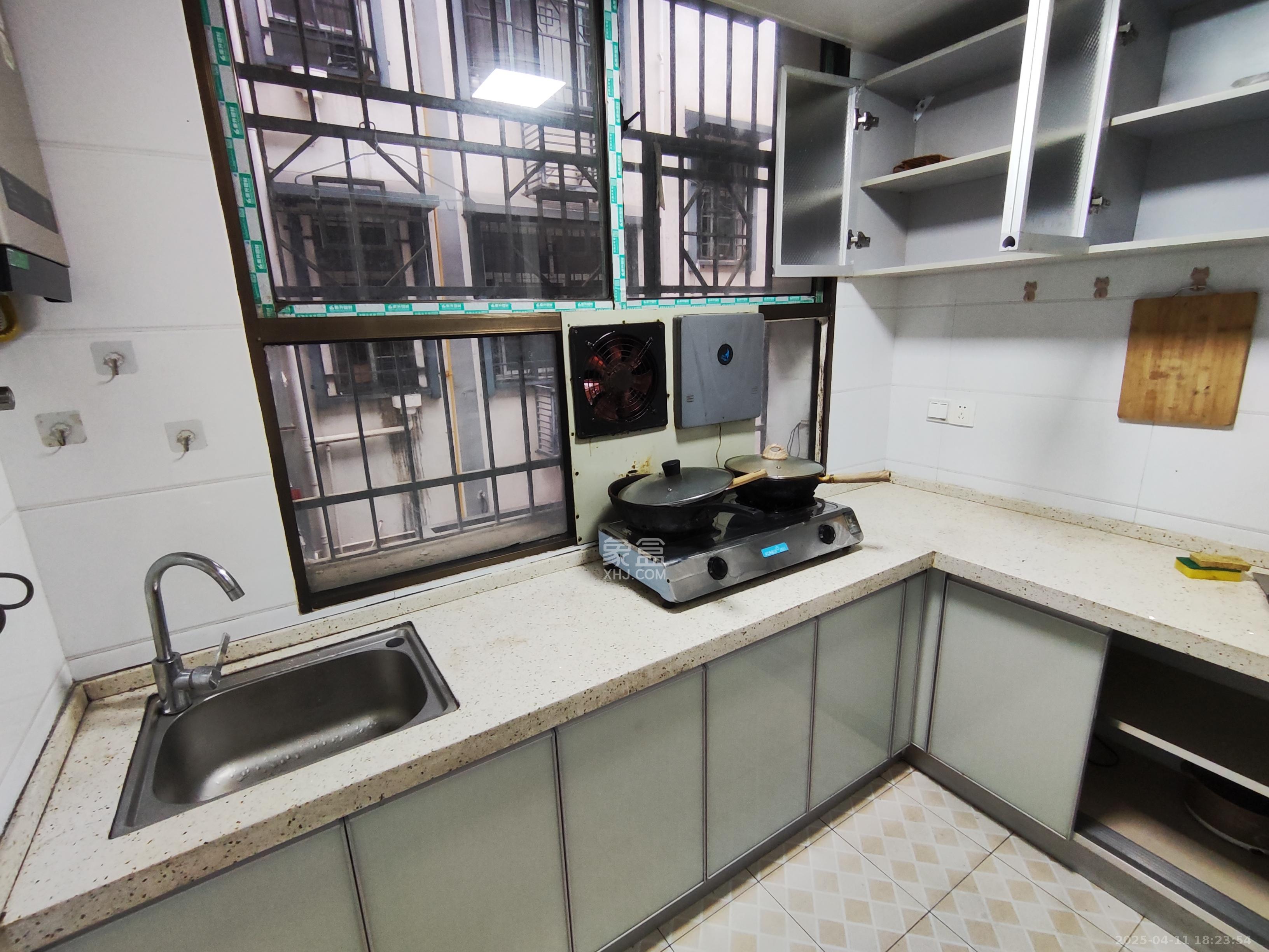 星沙一区 4室1厅1卫 1800.0元/月 星沙一区 4室1厅1卫 1800.0元/月室内图