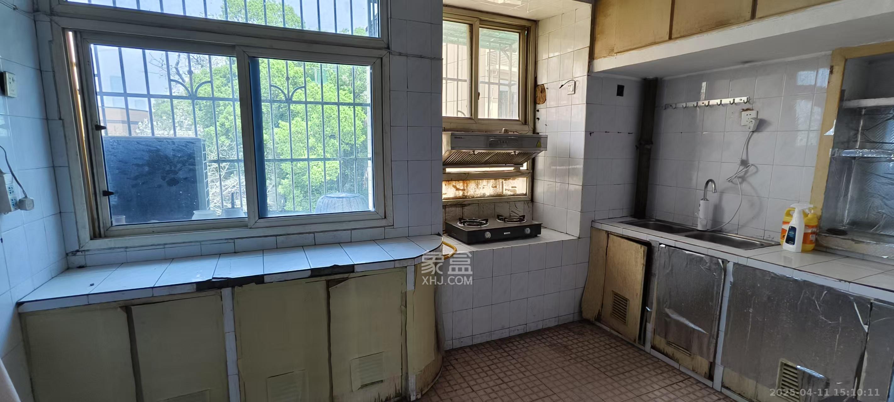 经贸局宿舍 2室2厅1卫 1350.0元/月 经贸局宿舍 2室2厅1卫 1350.0元/月室内图