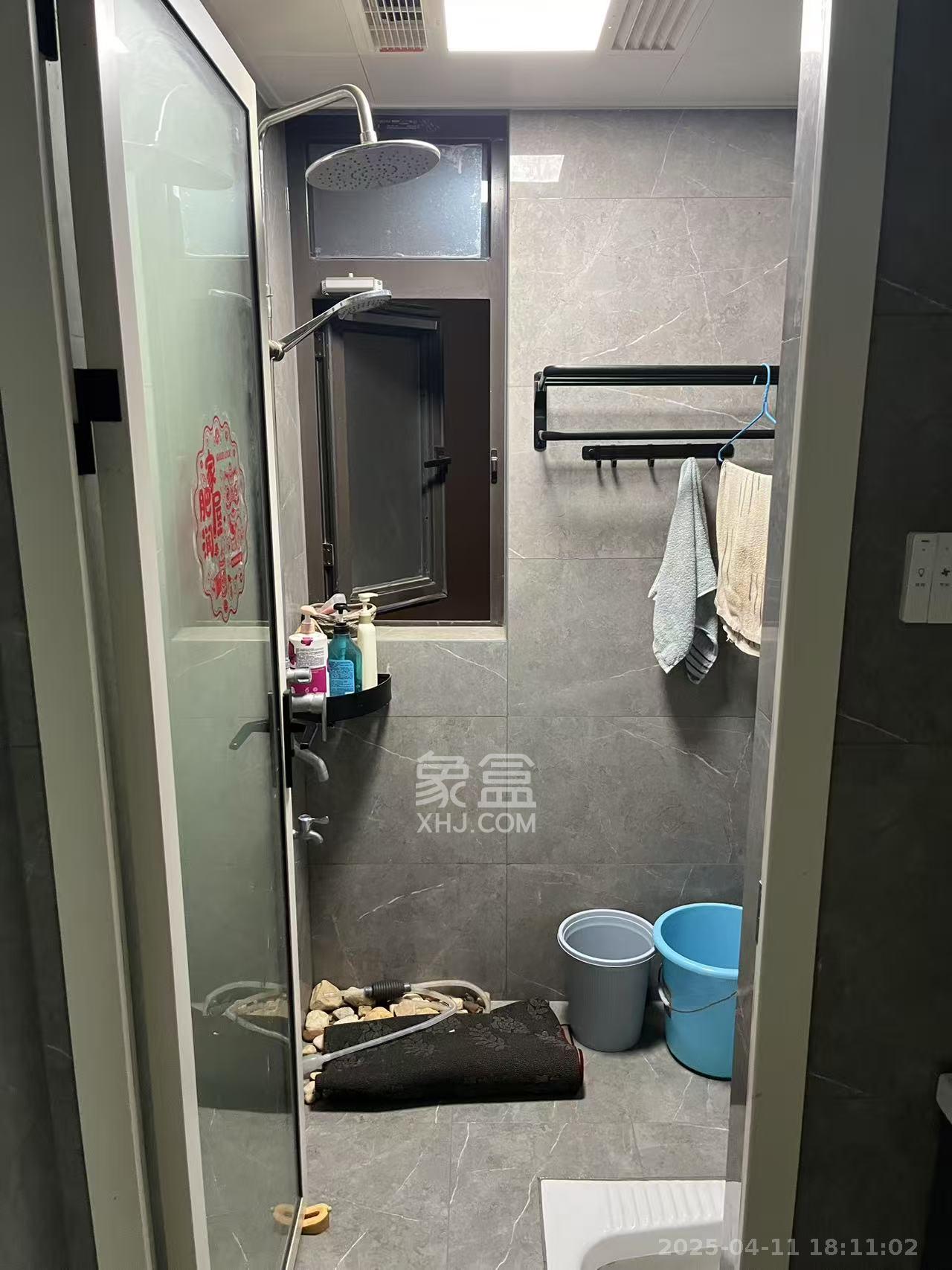 雅居乐新地  3室2厅2卫   3000.00元/月