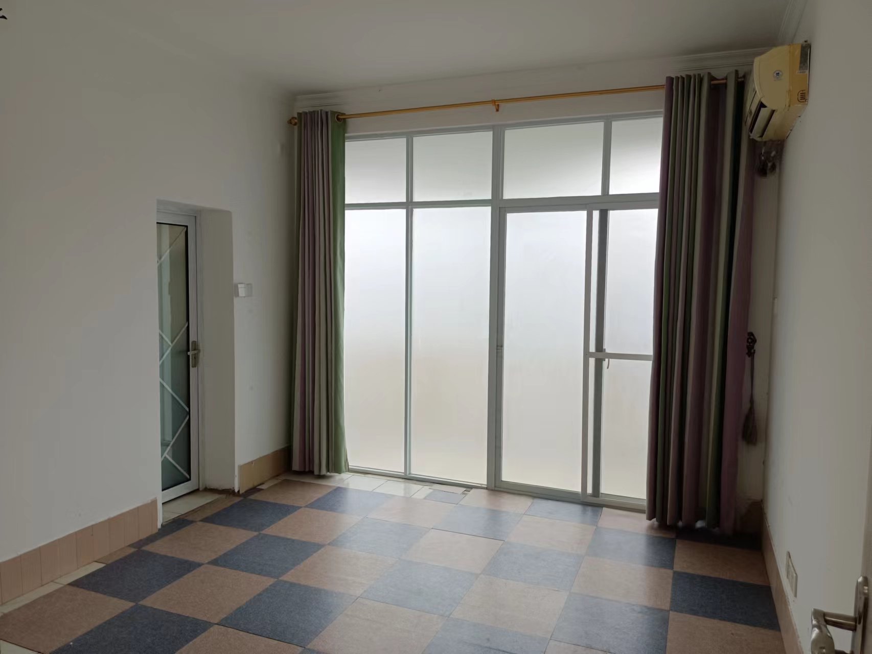 金牛新村 12室2厅8卫 430.0万 金牛新村 12室2厅8卫 430.0万室内图