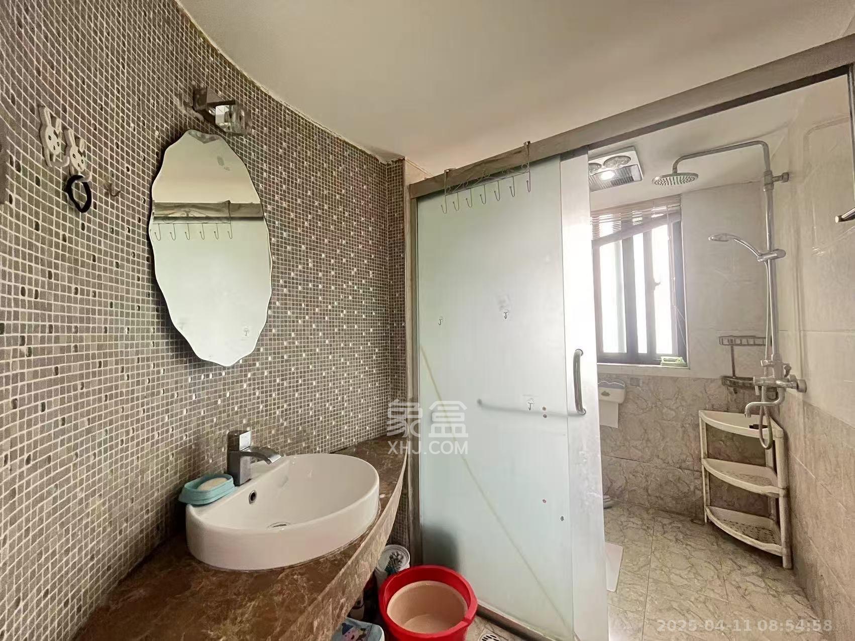 阿普阿布 3室2厅1卫 3000.0元/月 阿普阿布 3室2厅1卫 3000.0元/月室内图