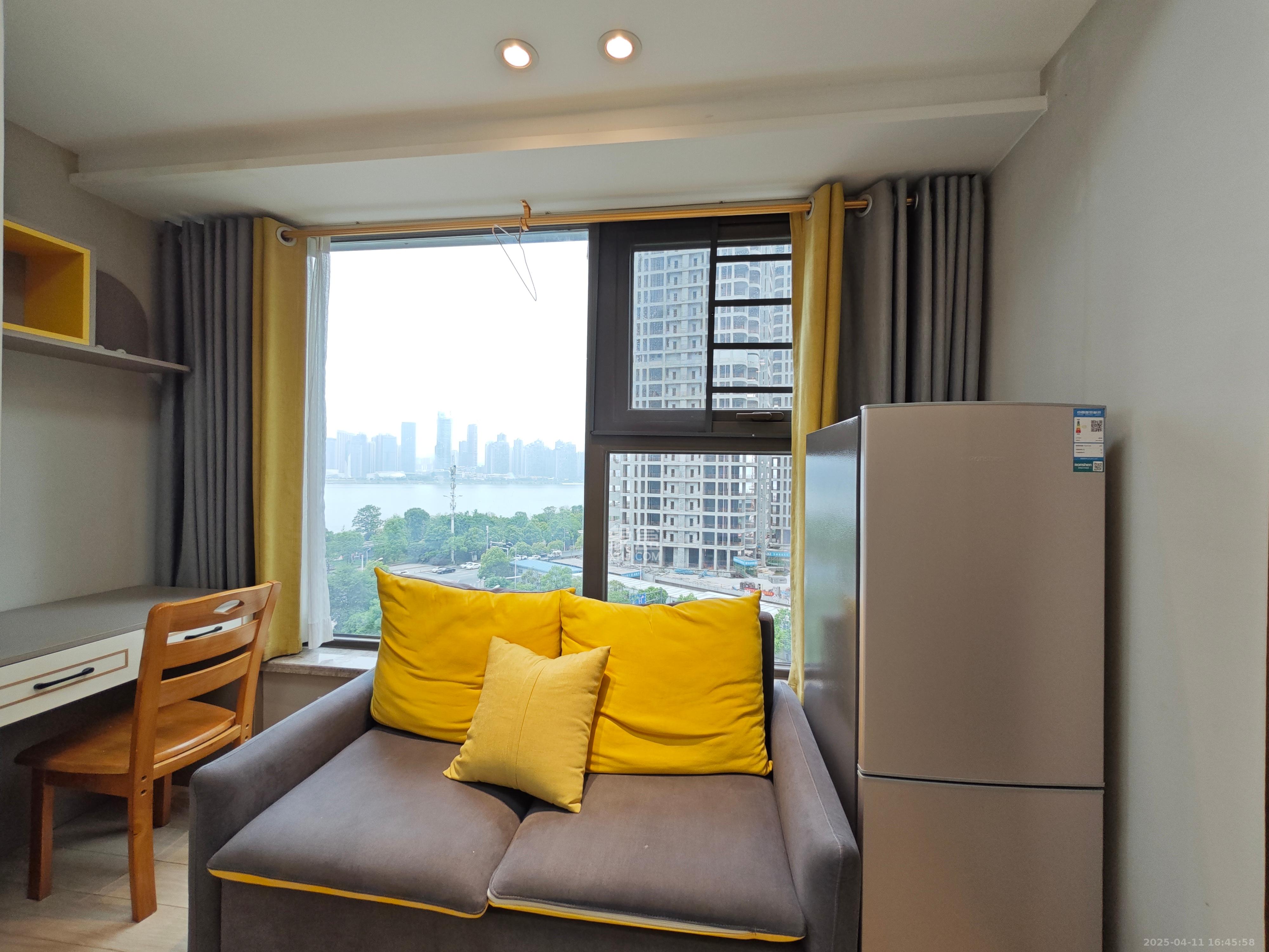 远洋外滩壹号 1室1厅1卫 2000.0元/月 远洋外滩壹号 1室1厅1卫 2000.0元/月室内图