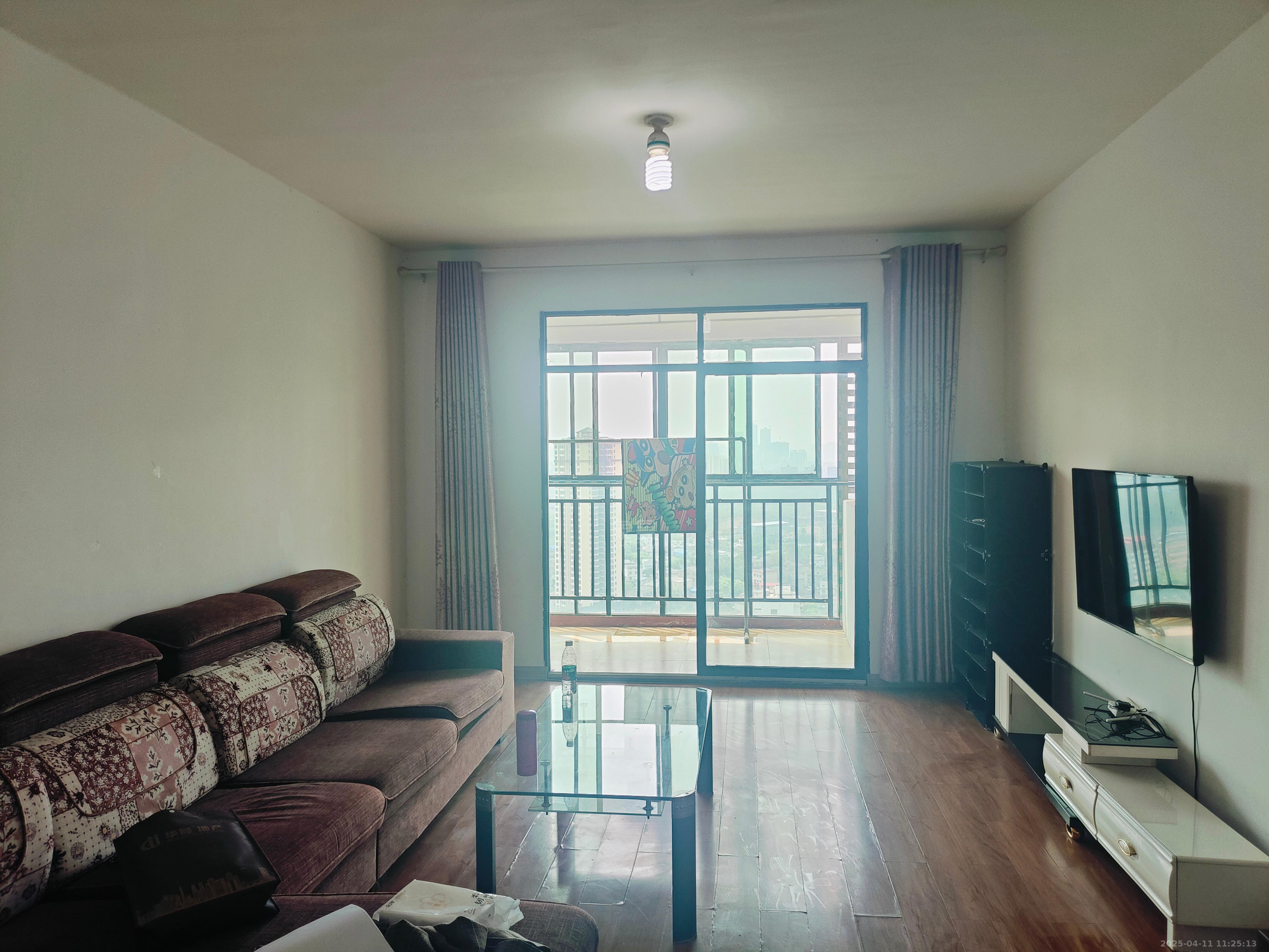 印象华都 3室2厅1卫 1300.0元/月 印象华都 3室2厅1卫 1300.0元/月室内图