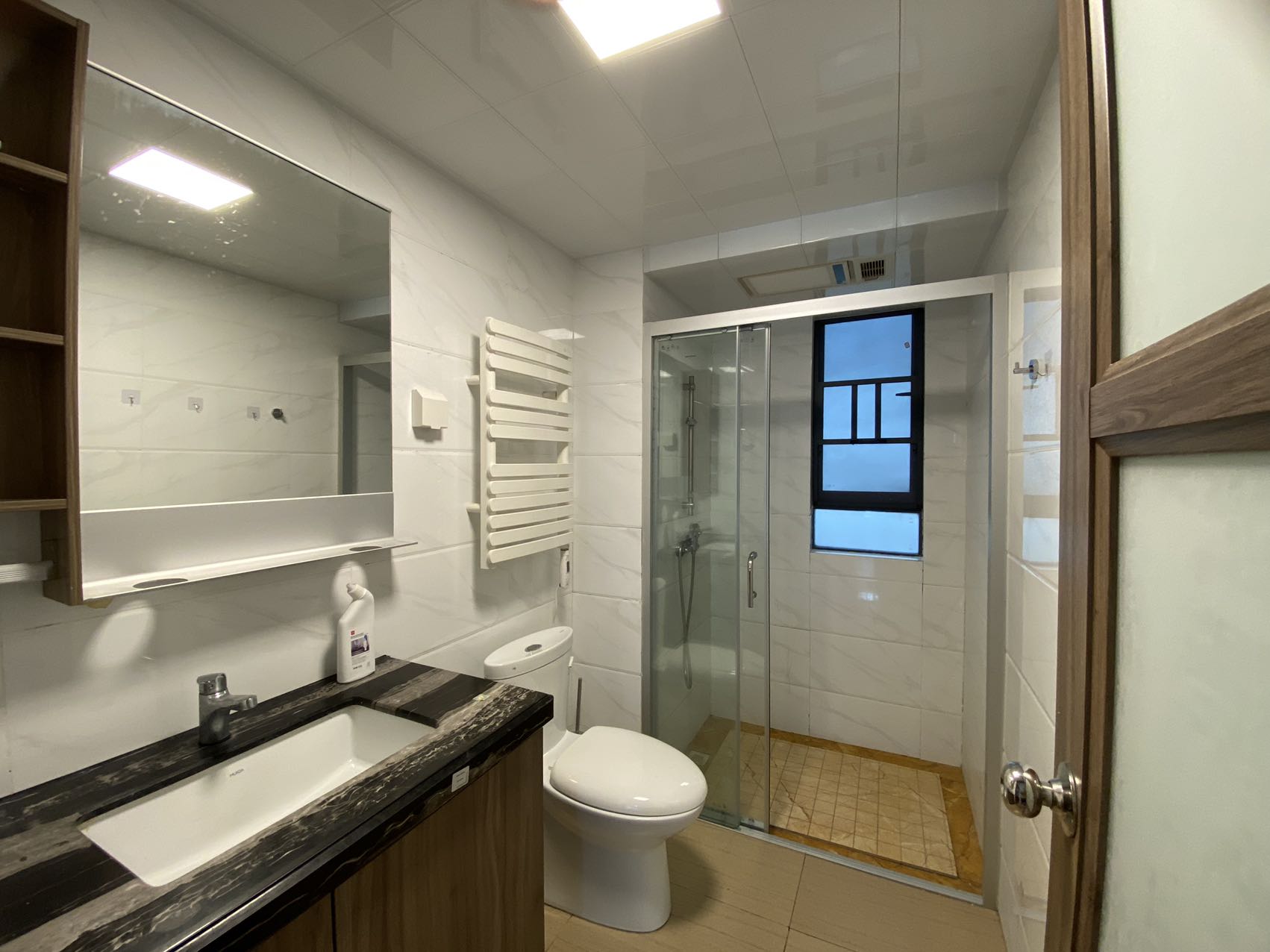 碧桂园梓山府 3室2厅2卫 2000.0元/月 碧桂园梓山府 3室2厅2卫 2000.0元/月室内图