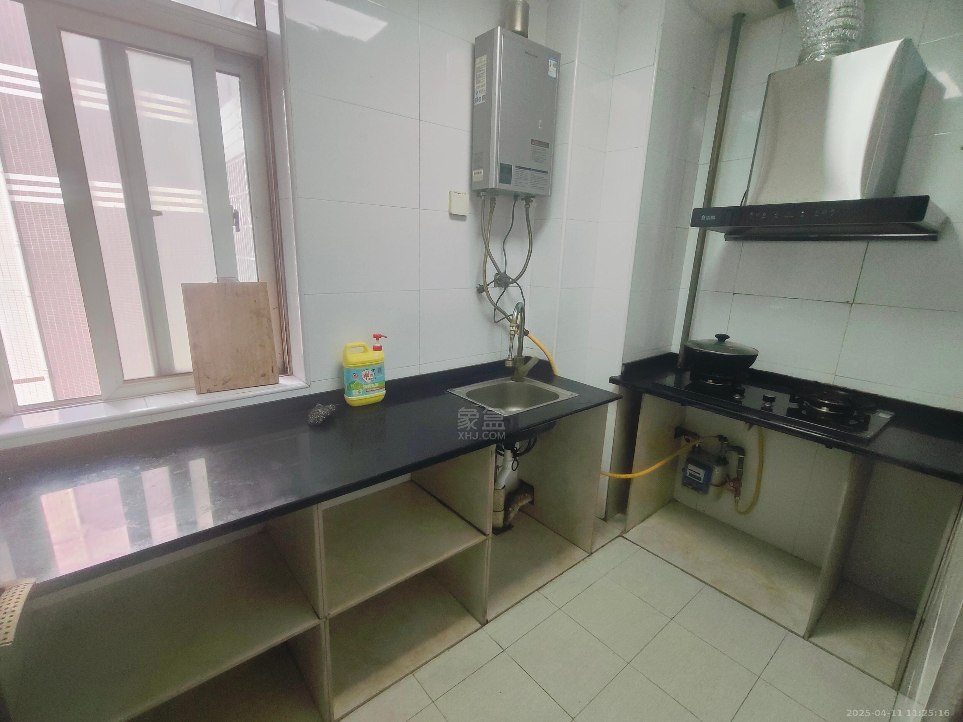 印象华都 3室2厅1卫 1300.0元/月 印象华都 3室2厅1卫 1300.0元/月室内图