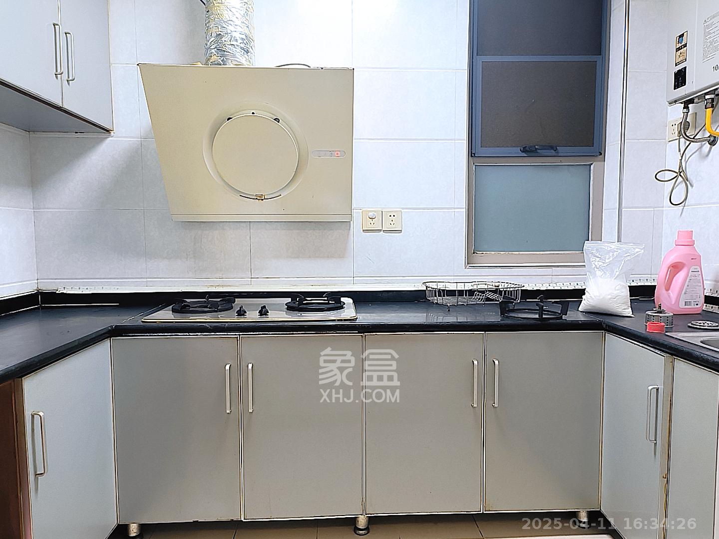 怡海星城  2室2厅1卫   1500.00元/月室内图