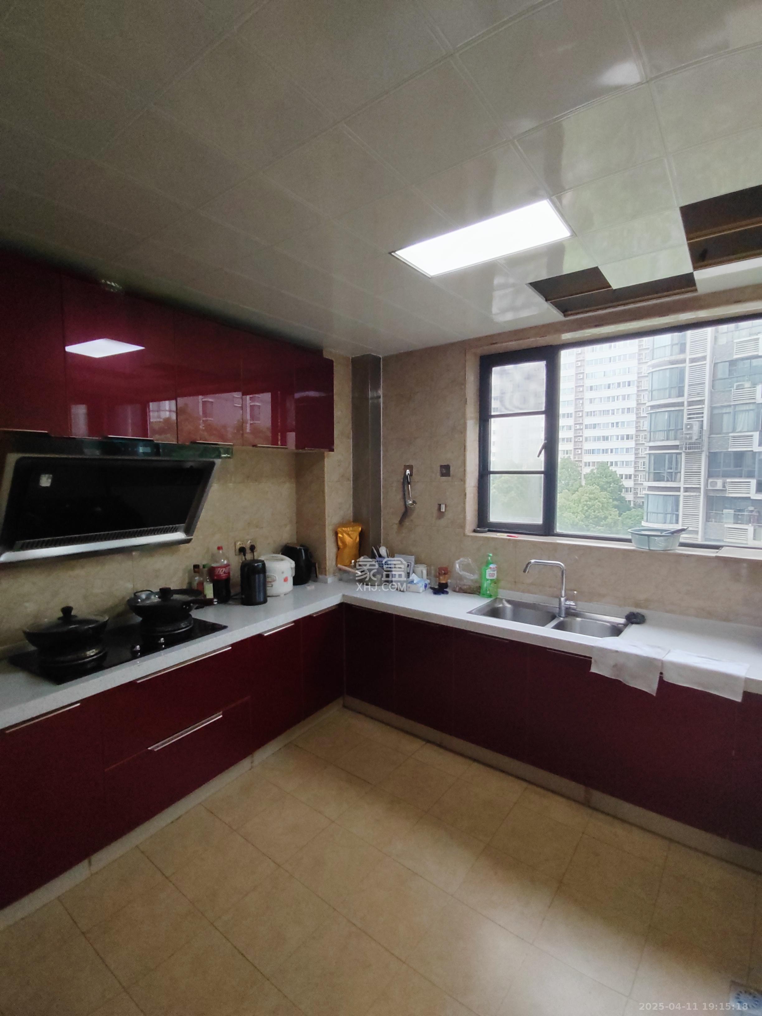 梦网景园 3室2厅2卫 4000.0元/月 梦网景园 3室2厅2卫 4000.0元/月室内图