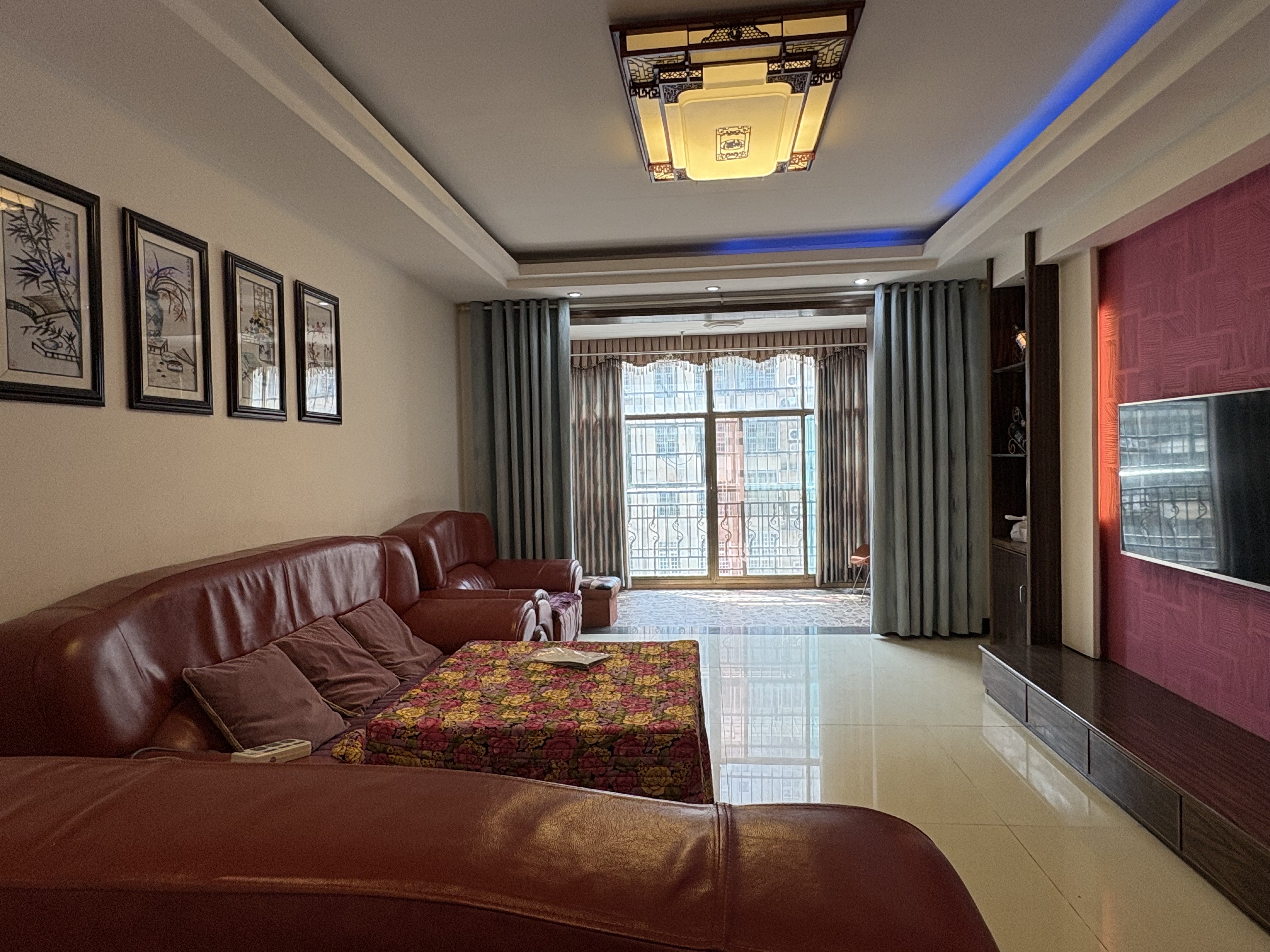 加州阳光小区(吉星阳光) 3室2厅1卫 58.0万 加州阳光小区(吉星阳光) 3室2厅1卫 58.0万客厅