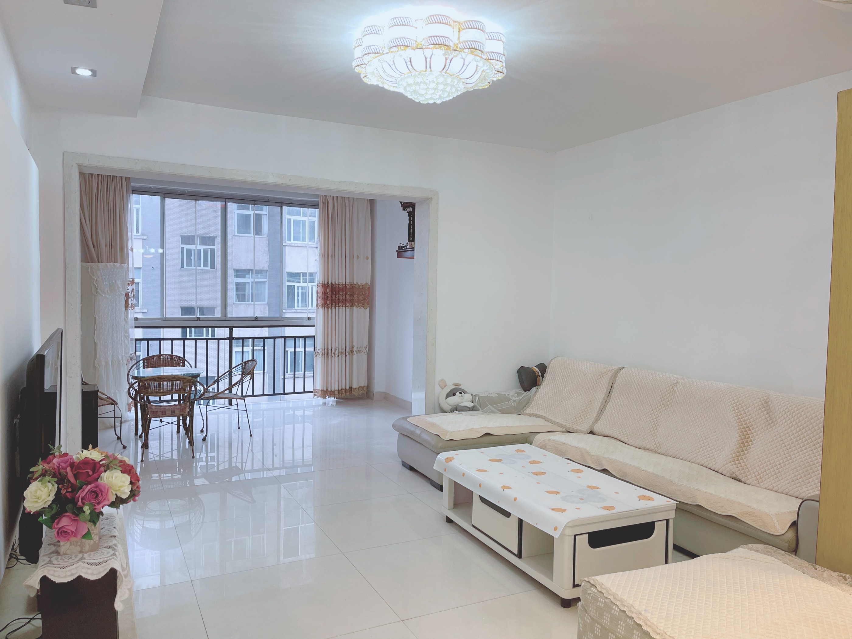 天下家园 3室2厅2卫 1500.0元/月 天下家园 3室2厅2卫 1500.0元/月室内图