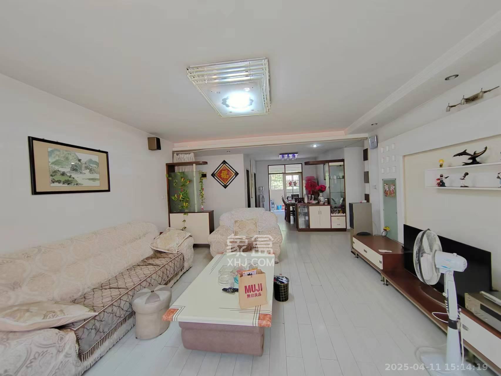 金峰小区北院（七里营社区）  4室2厅2卫    2400.0元/月室内图