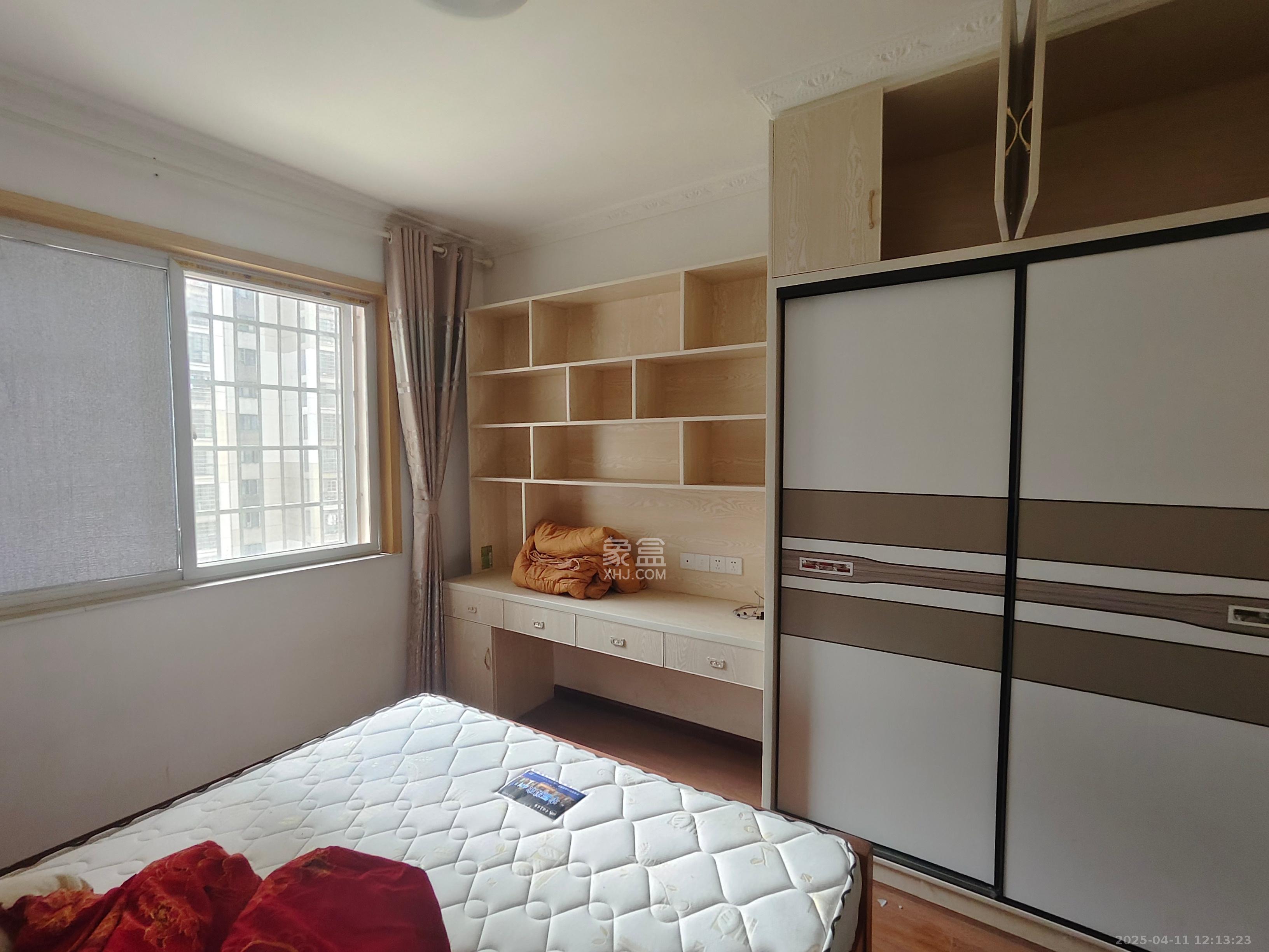 嘉顺苑 3室2厅1卫 2600.0元/月 嘉顺苑 3室2厅1卫 2600.0元/月室内图