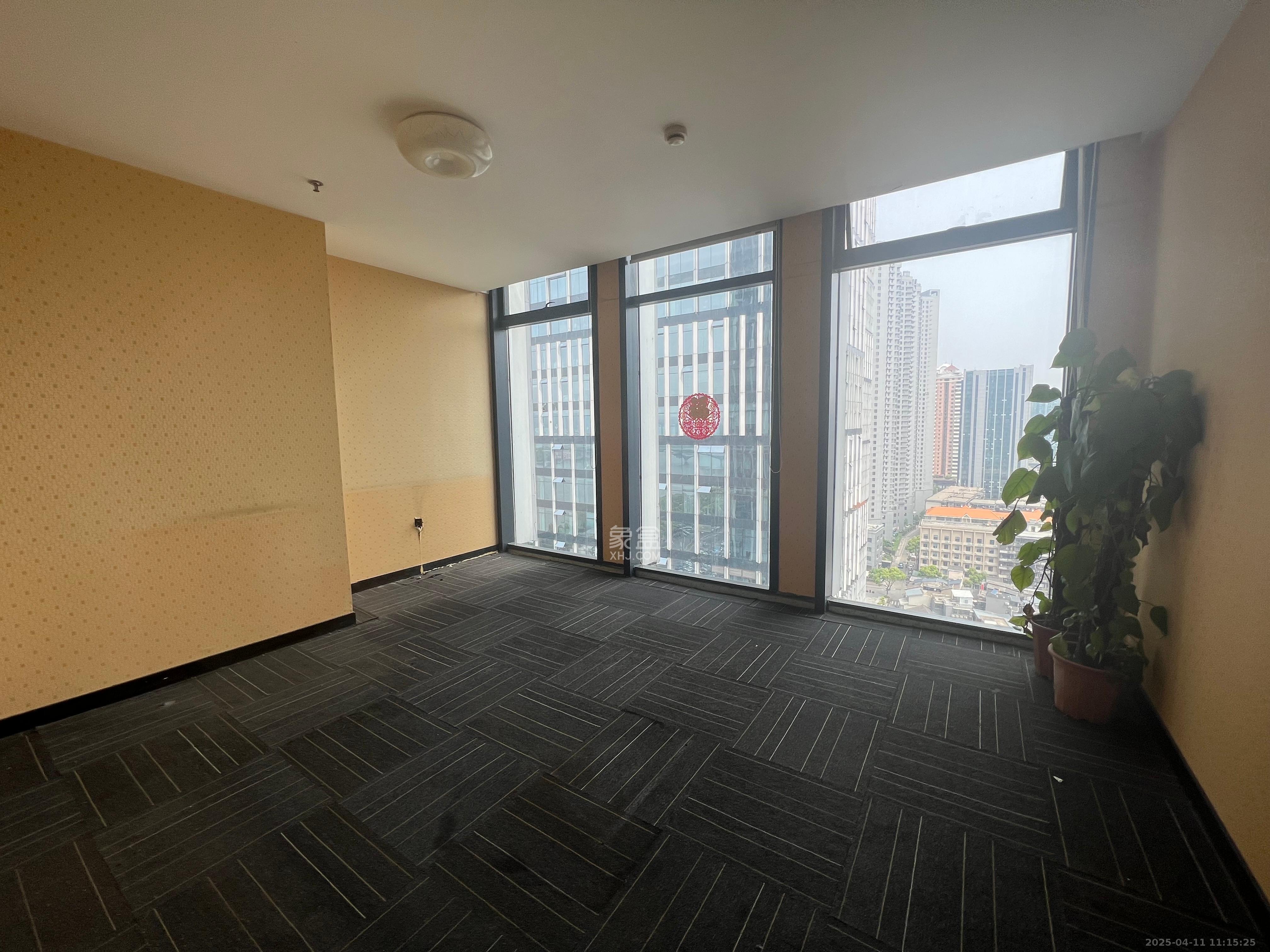 万达广场   383.0㎡      18500.0元/月室内图