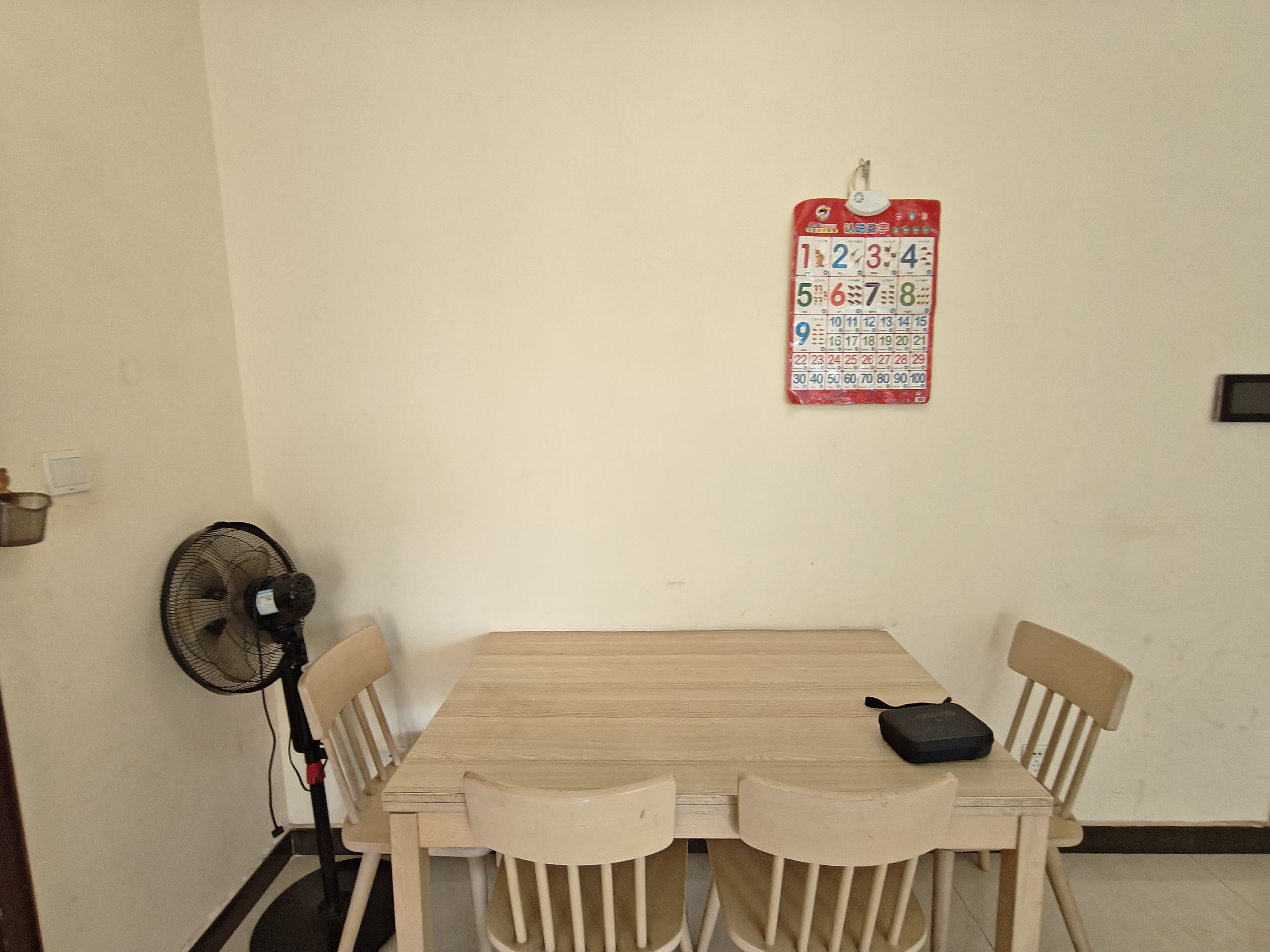 恒大华府 2室1厅1卫 1500.0元/月 恒大华府 2室1厅1卫 1500.0元/月室内图