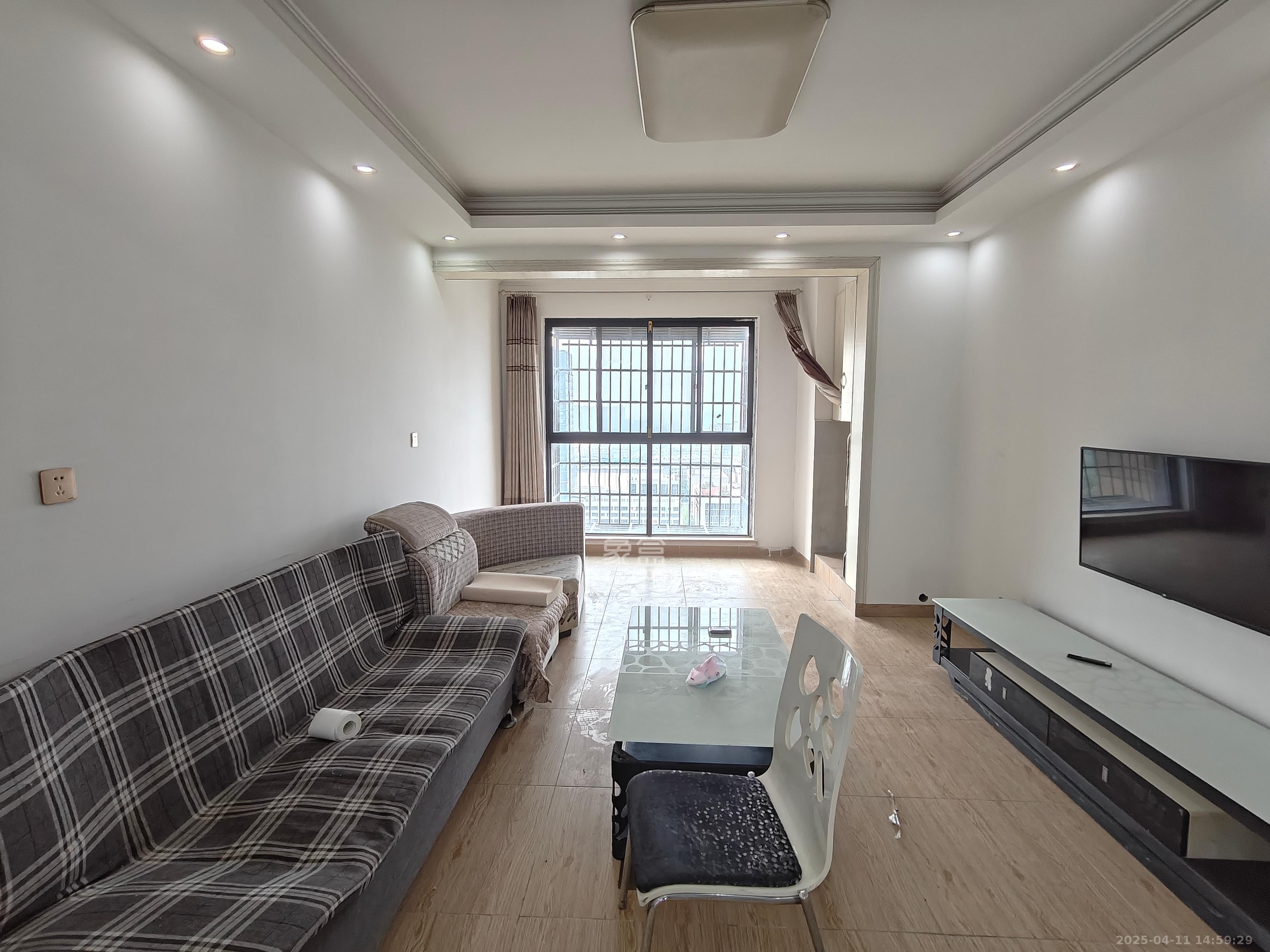 艾美潇湘  4室2厅2卫    2200.0元/月 艾美潇湘  4室2厅2卫    2200.0元/月室内图