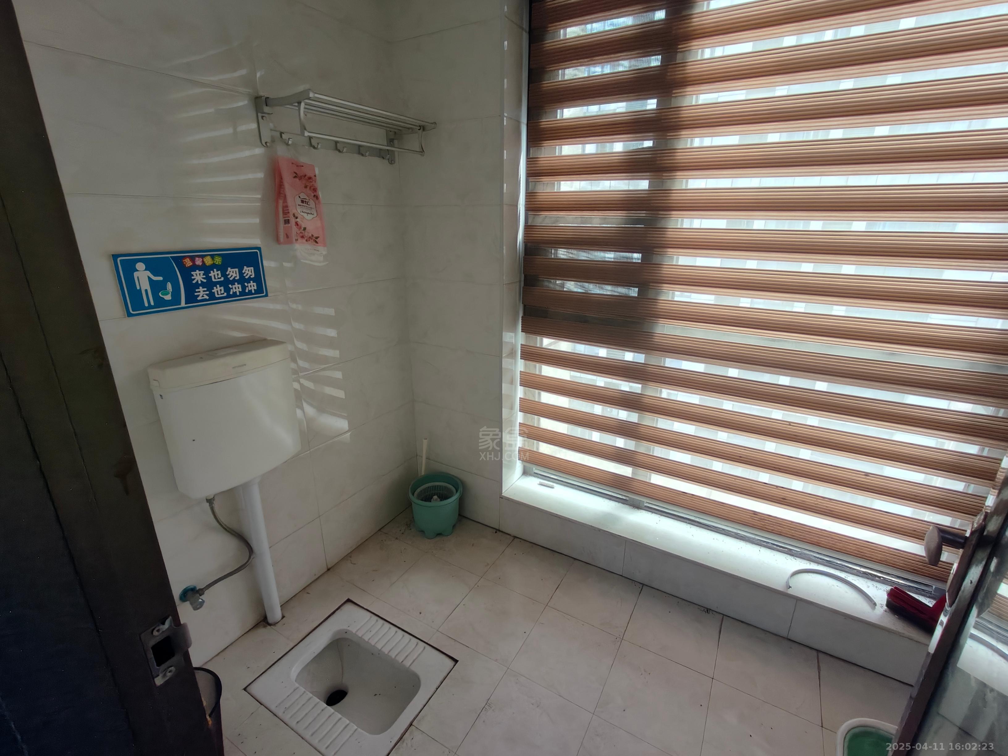 大汉希尔顿 4室2厅2卫 4500.0元/月 大汉希尔顿 4室2厅2卫 4500.0元/月室内图