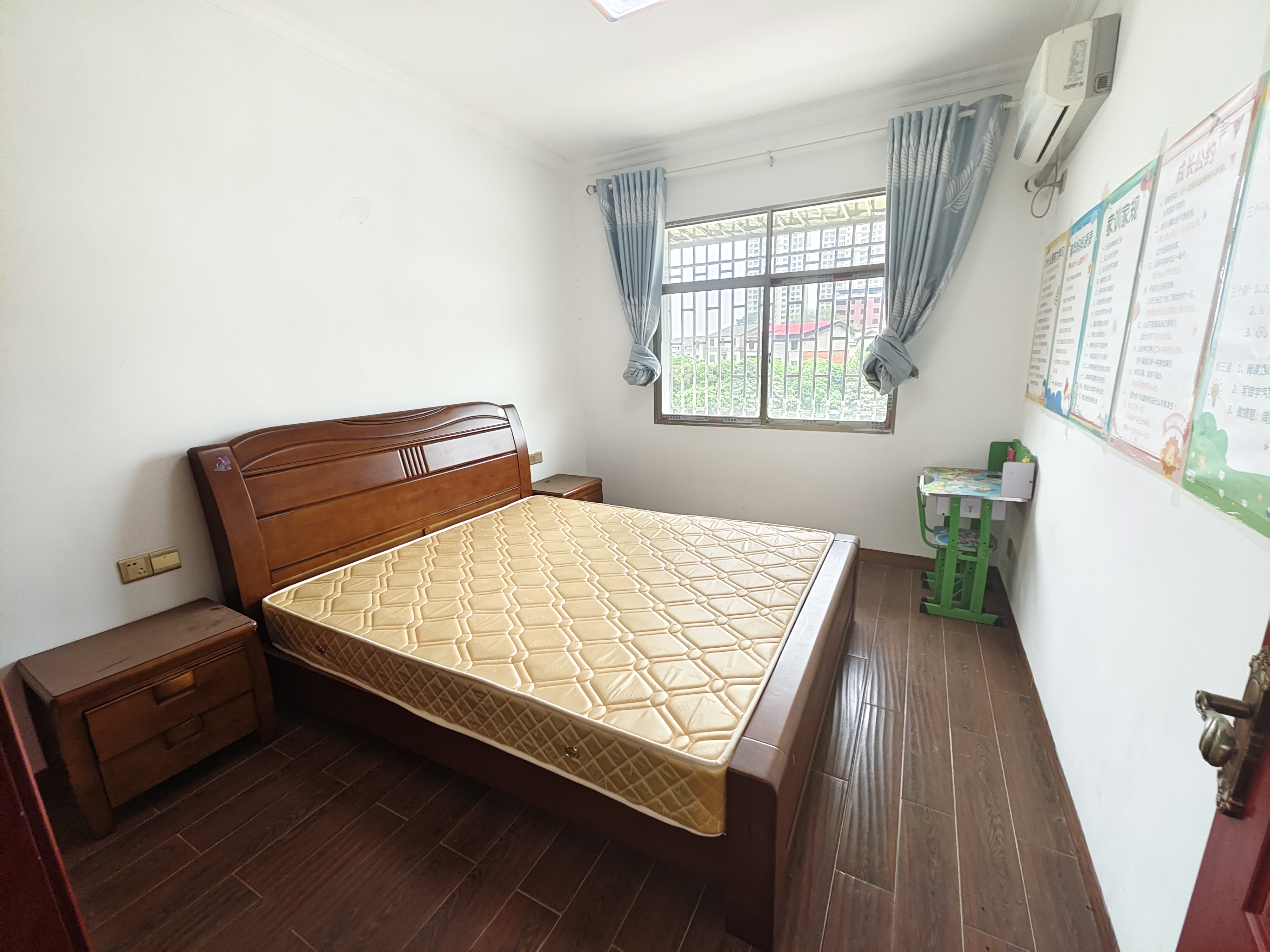 互助小区  3室2厅1卫   1500.00元/月室内图