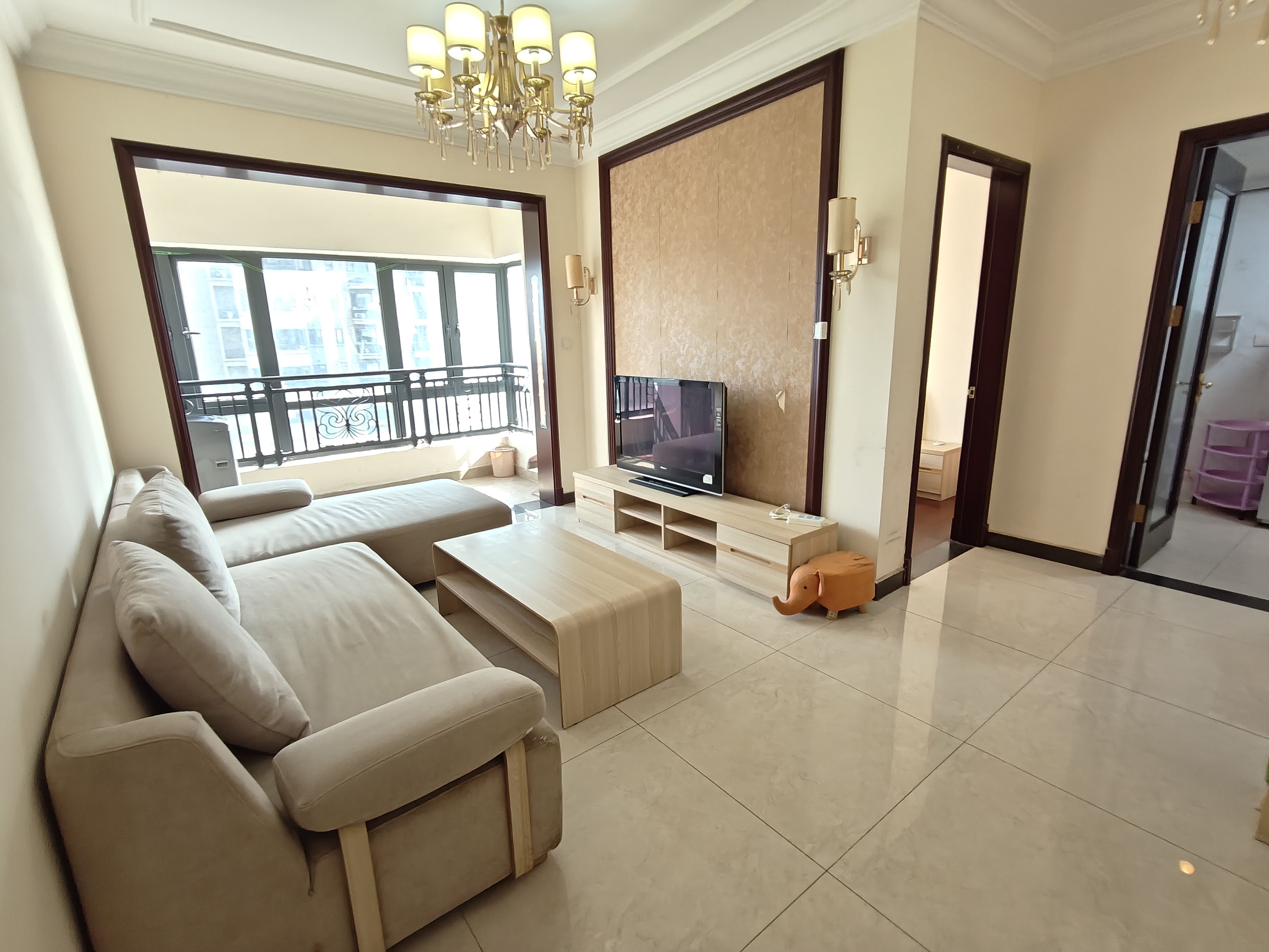 恒大华府 2室1厅1卫 1500.0元/月 恒大华府 2室1厅1卫 1500.0元/月室内图