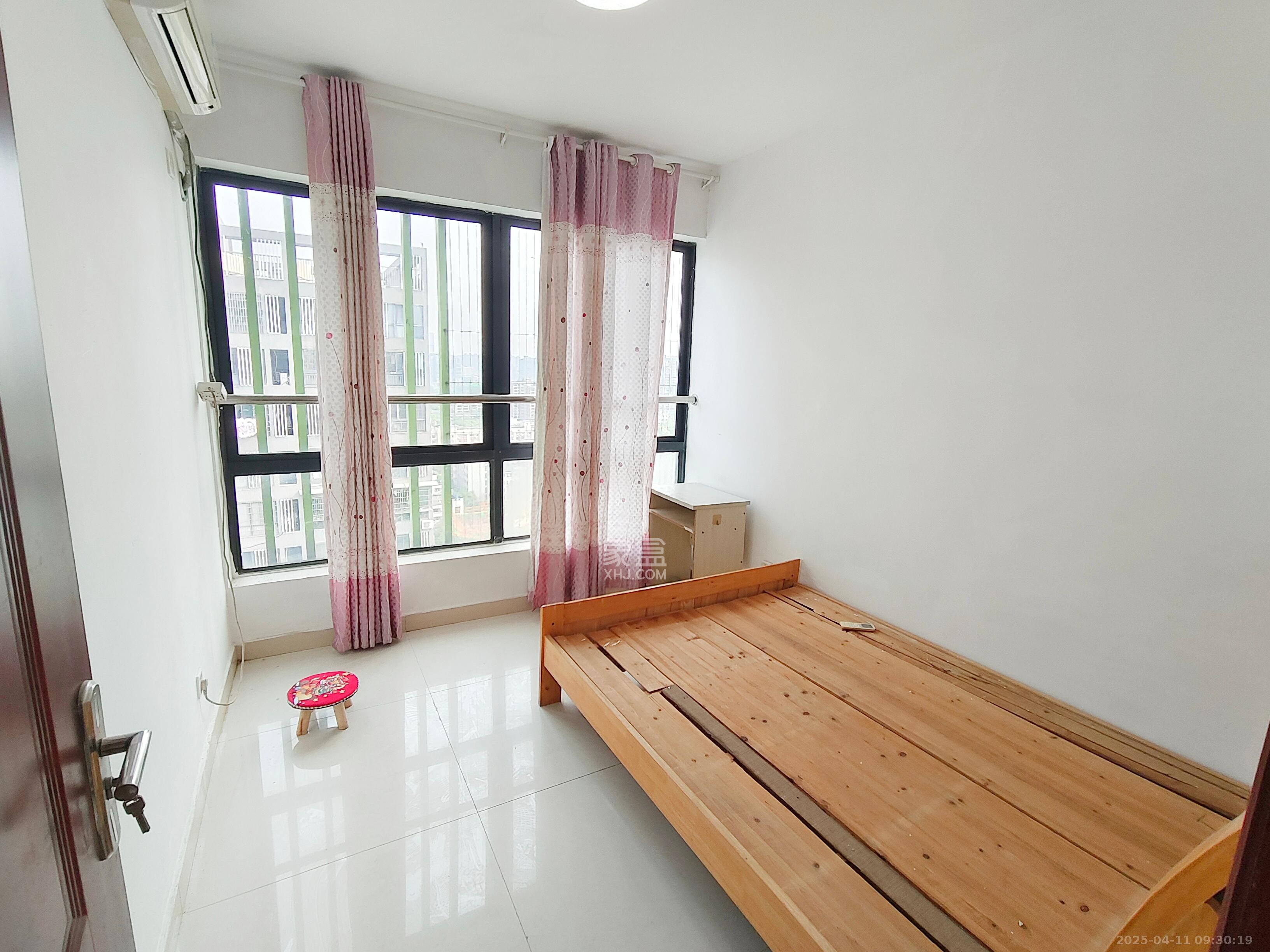 长大彩虹都  3室1厅1卫   1900.00元/月室内图