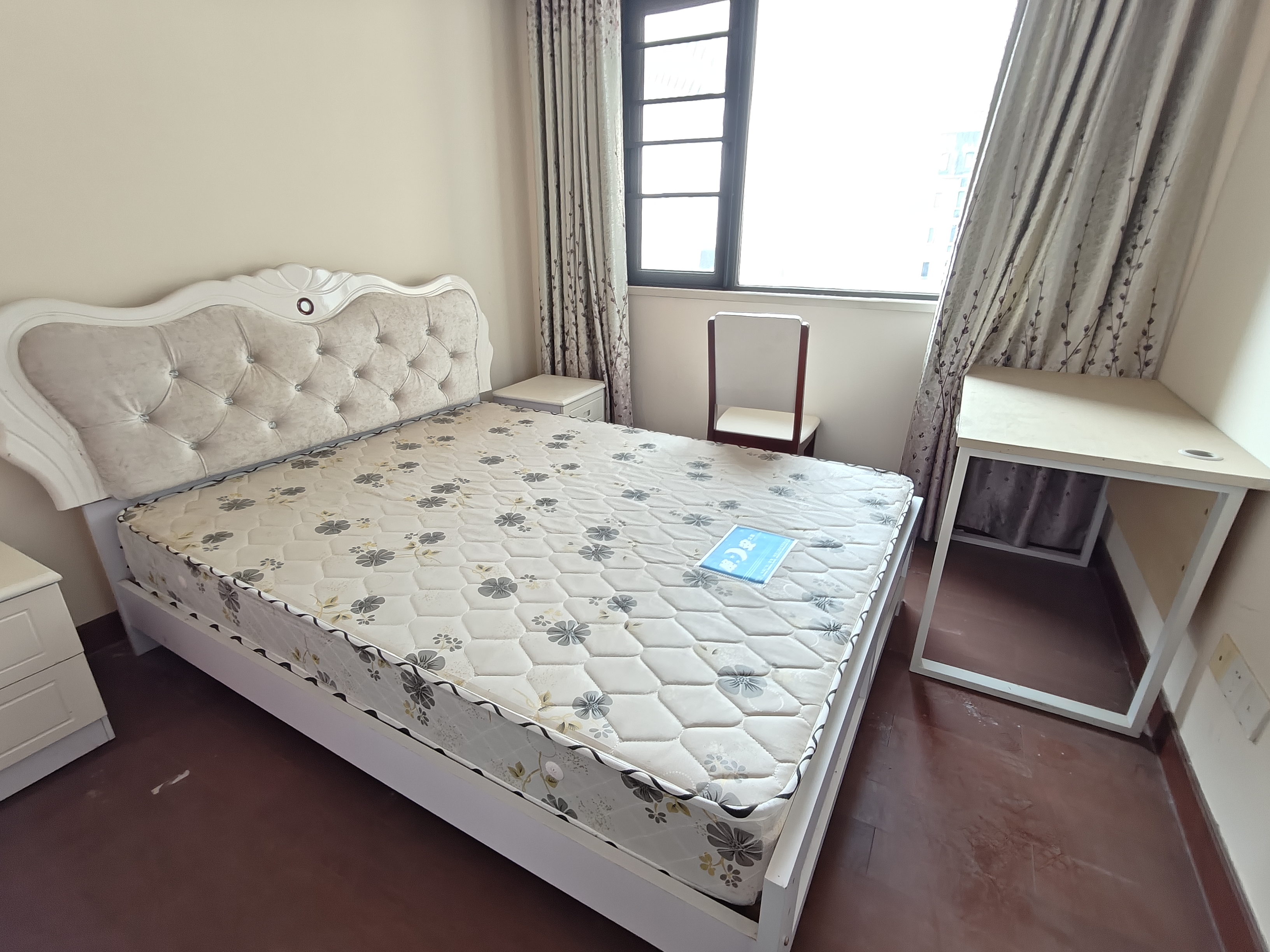 恒大华府 3室2厅2卫 1600.0元/月 恒大华府 3室2厅2卫 1600.0元/月室内图