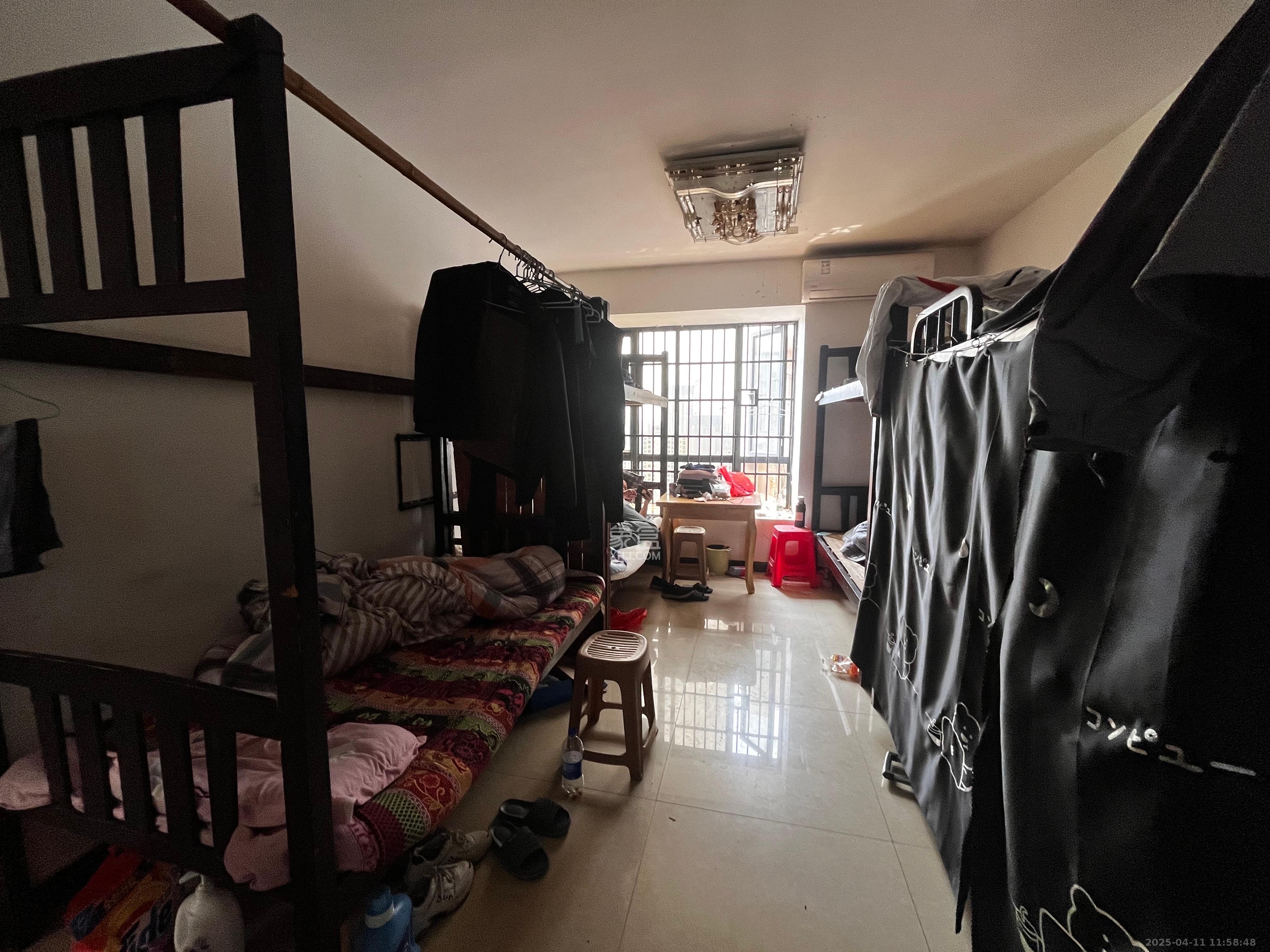 东岸城邦  3室2厅1卫   1700.00元/月室内图1