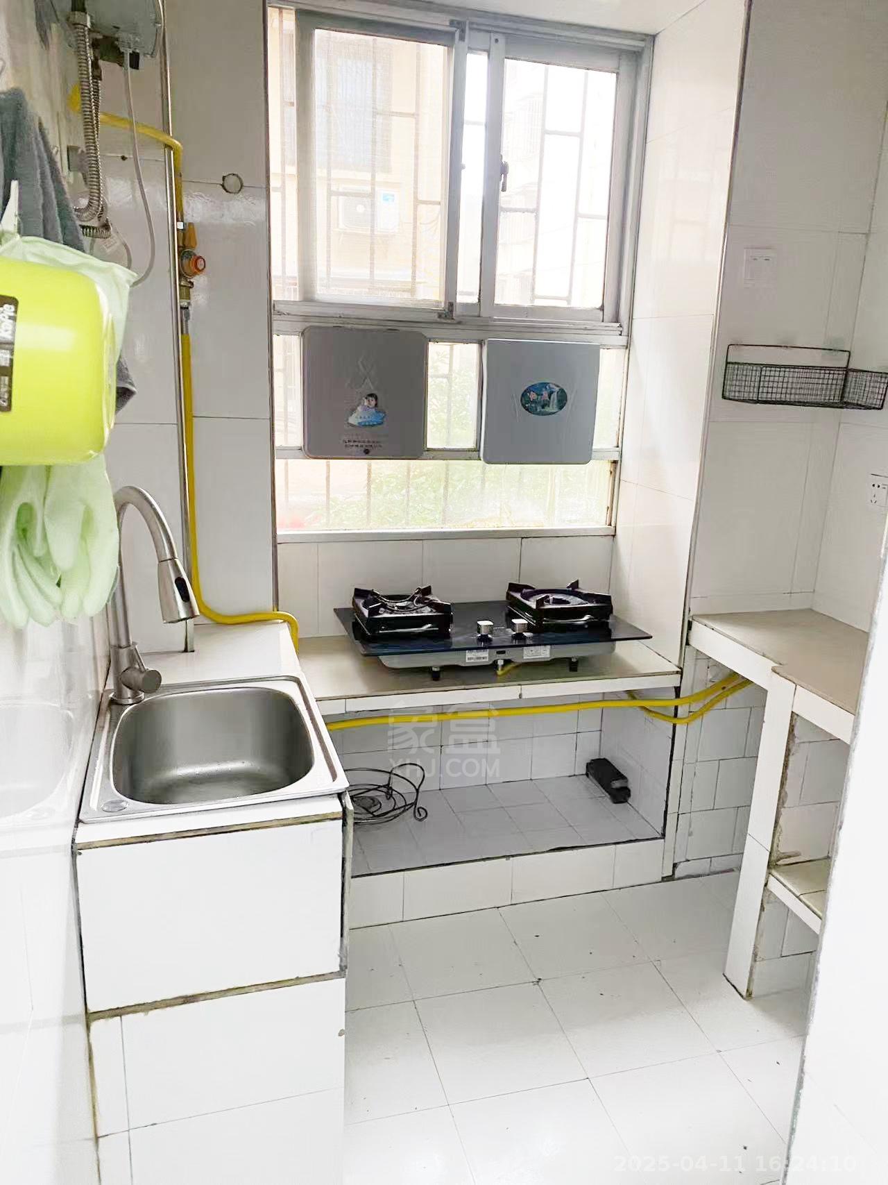 新月塘二村 3室2厅2卫 1000.0元/月 新月塘二村 3室2厅2卫 1000.0元/月室内图