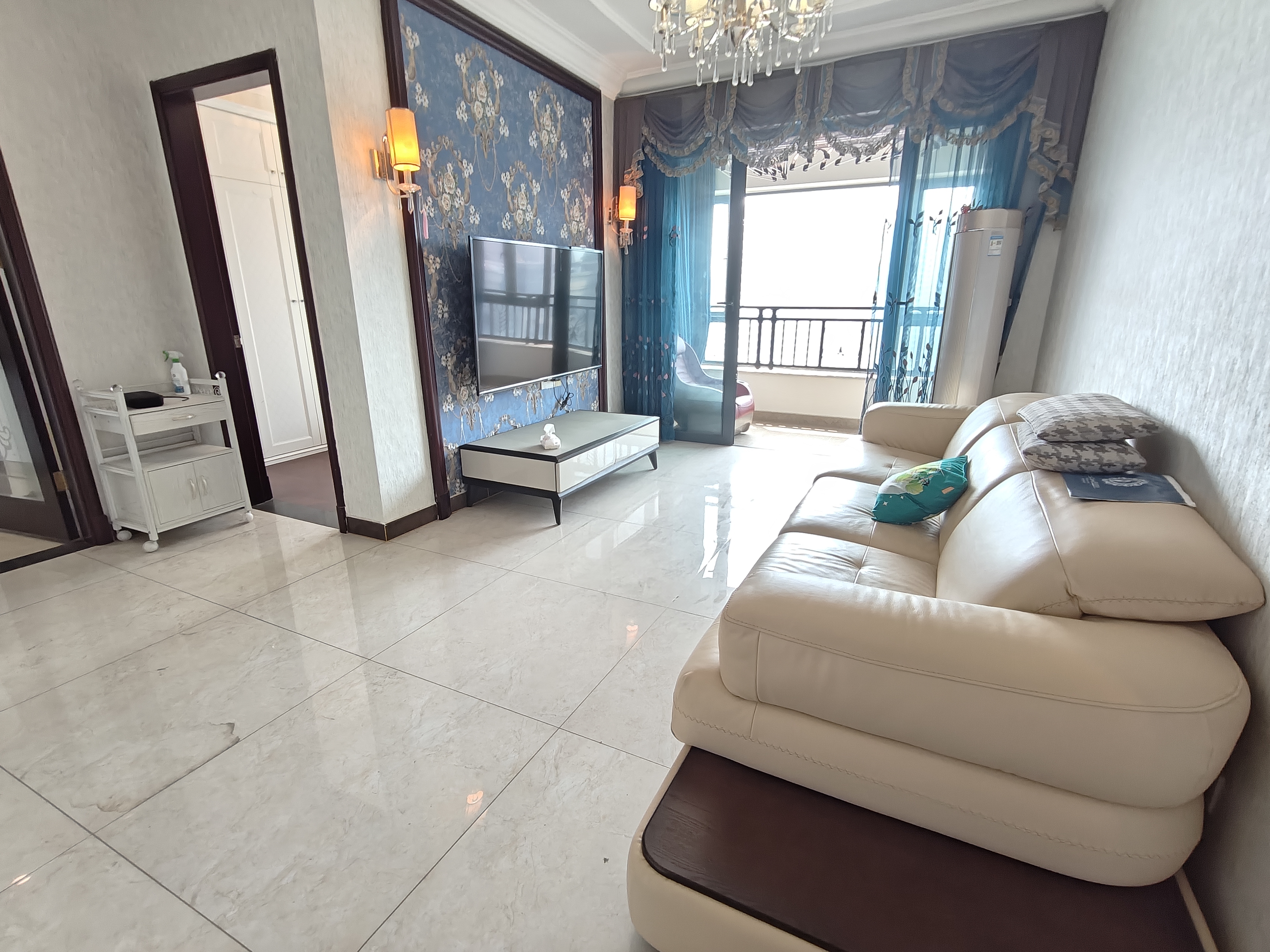 恒大华府 2室1厅1卫 1400.0元/月 恒大华府 2室1厅1卫 1400.0元/月室内图