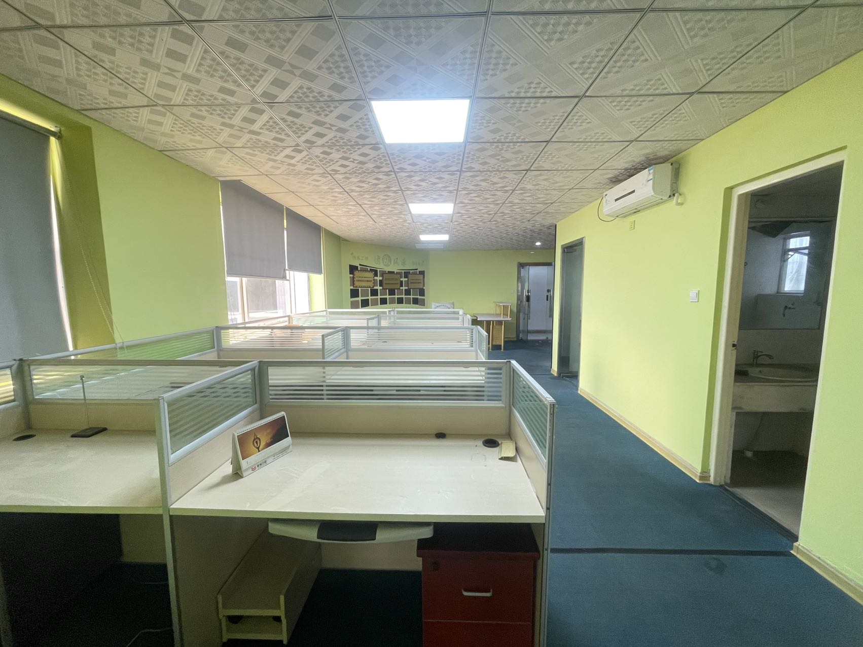 龙珠大厦 3室2厅2卫 5000.0元/月 龙珠大厦 3室2厅2卫 5000.0元/月室内图