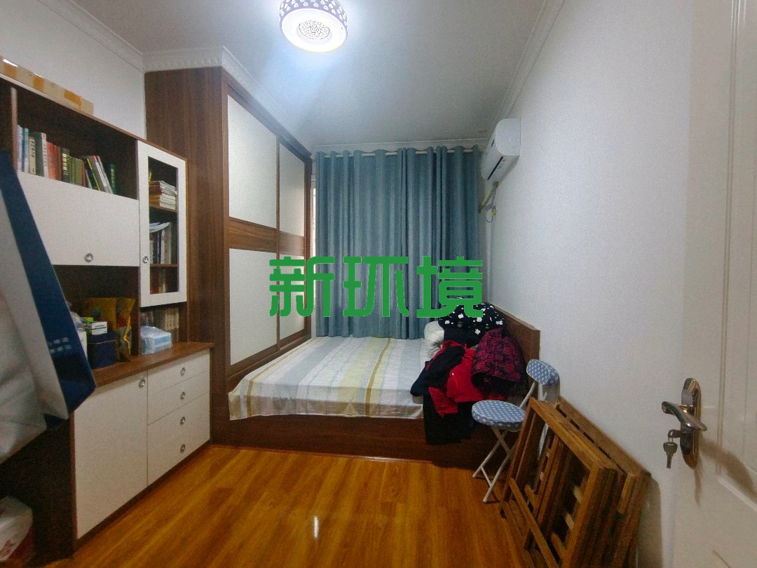 时代港湾  3室2厅2卫   68.80万客厅