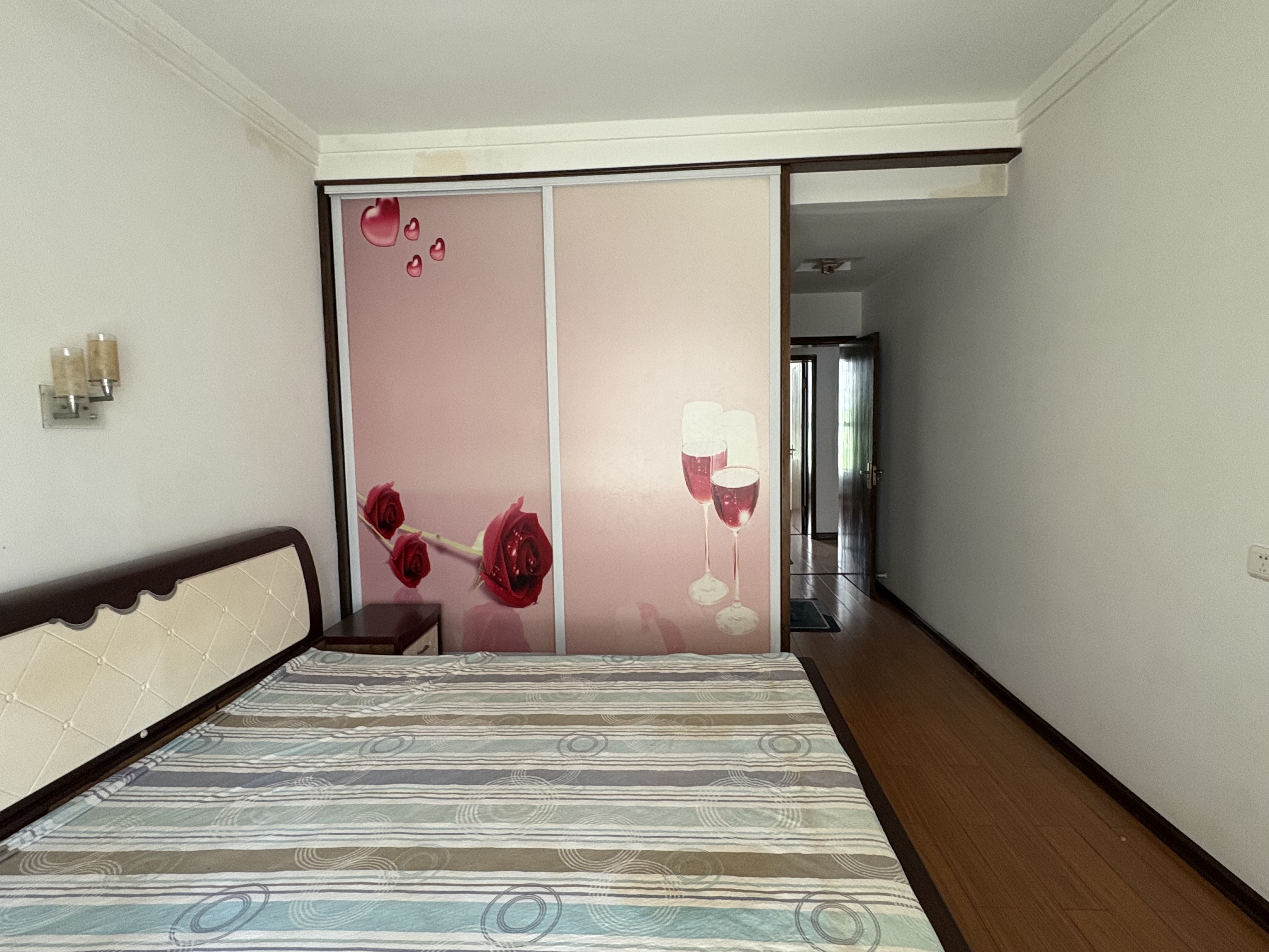 加州阳光小区(吉星阳光) 3室2厅1卫 58.0万 加州阳光小区(吉星阳光) 3室2厅1卫 58.0万客厅