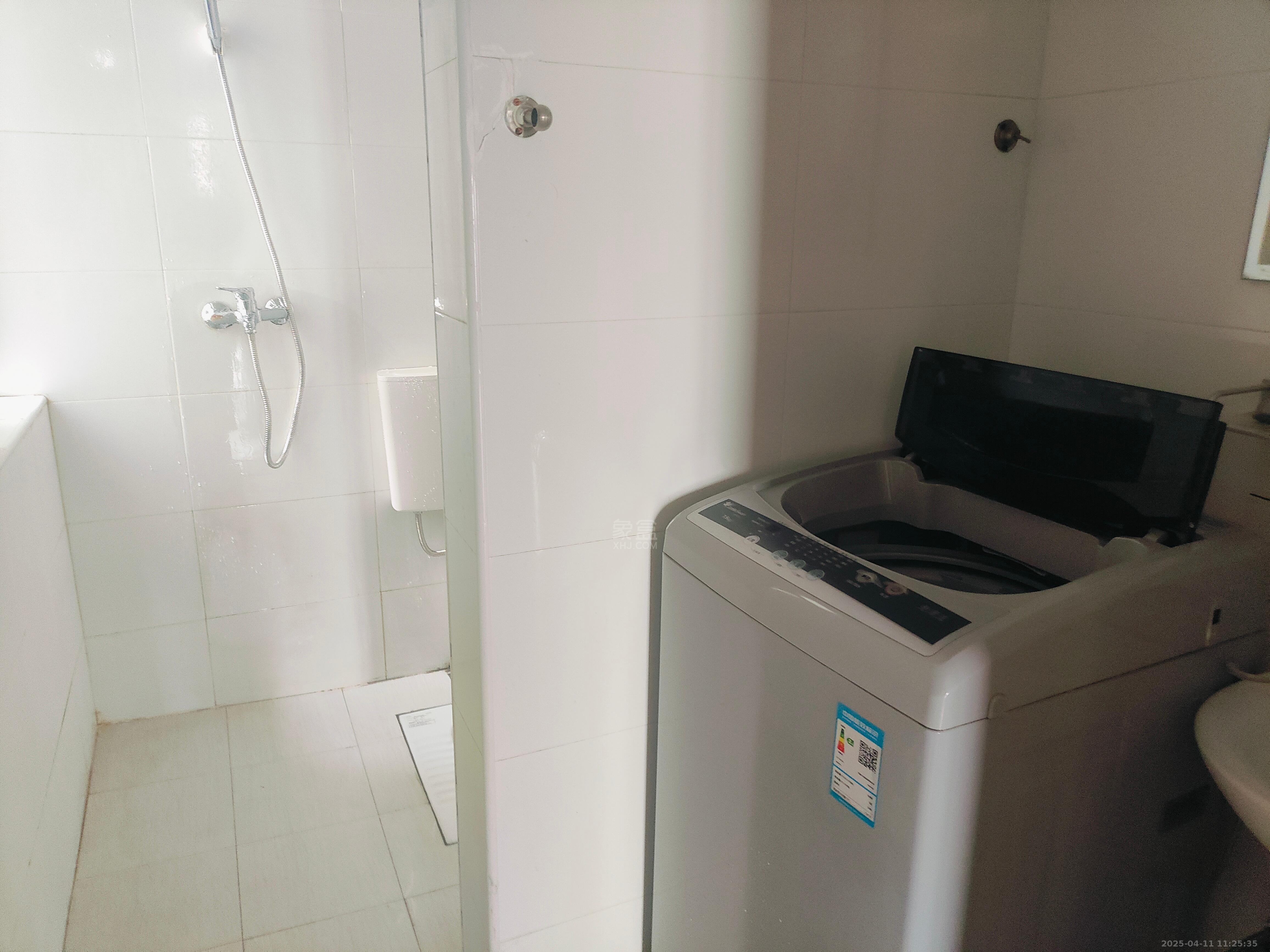 印象华都 3室2厅1卫 1300.0元/月 印象华都 3室2厅1卫 1300.0元/月室内图