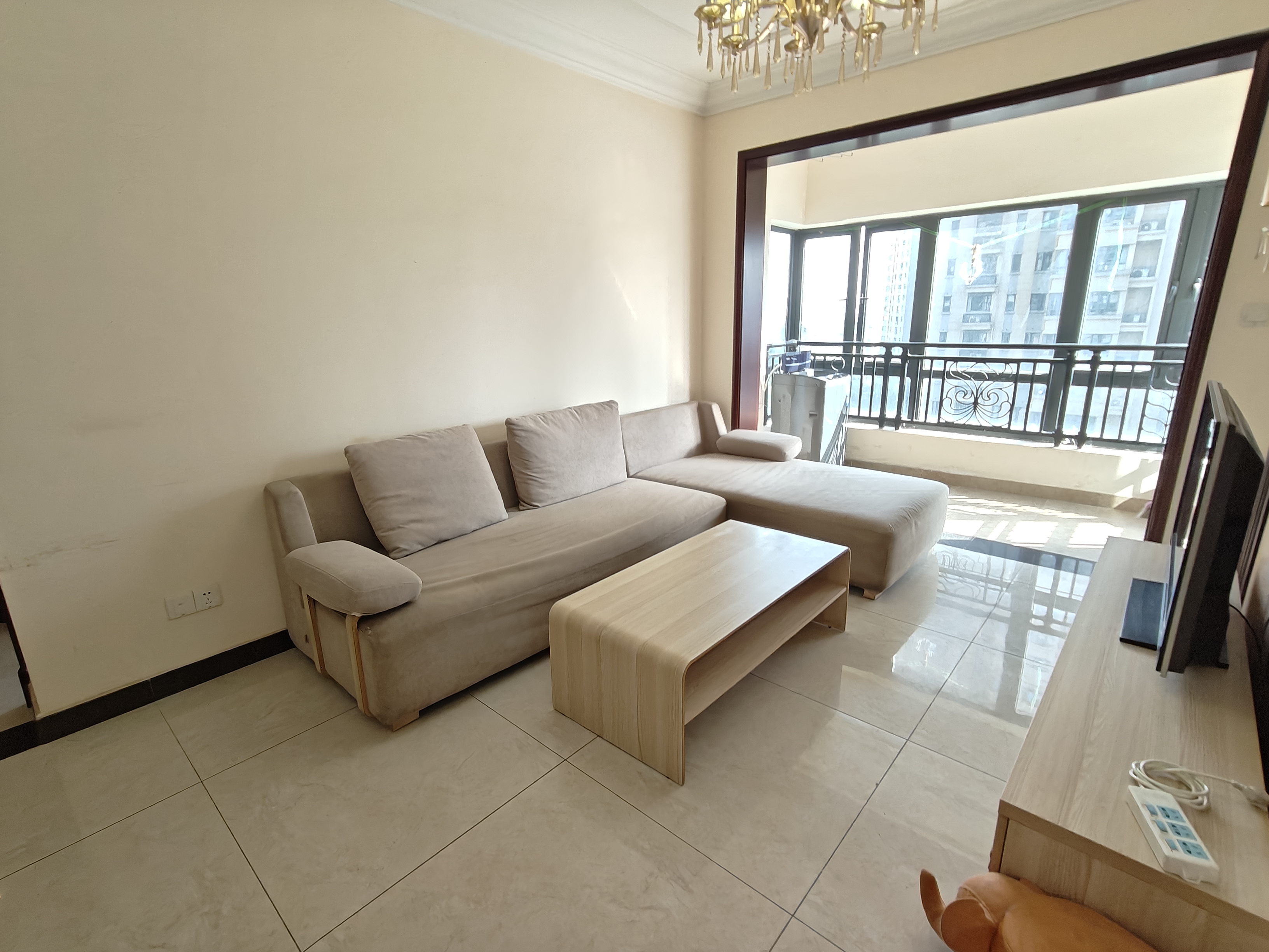 恒大华府 2室1厅1卫 1500.0元/月 恒大华府 2室1厅1卫 1500.0元/月室内图