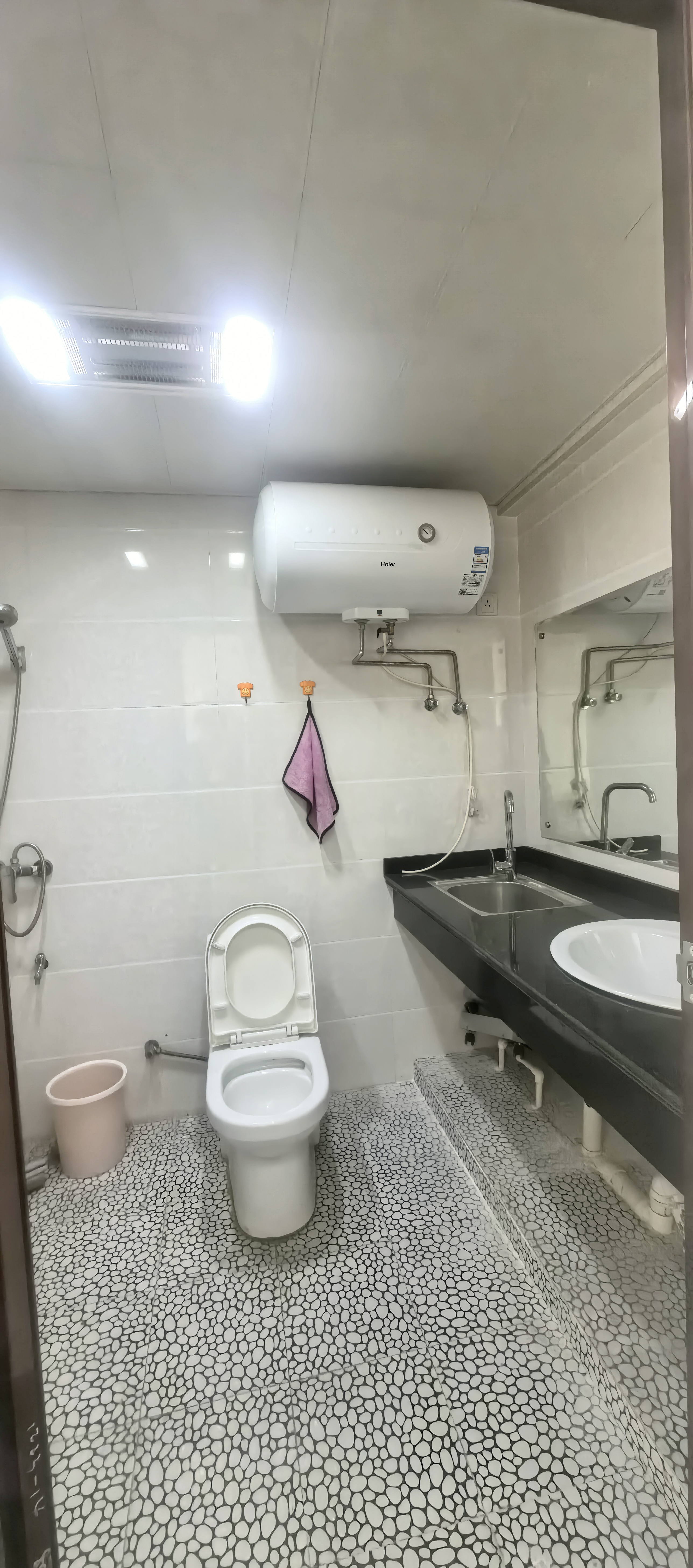 华融大厦 1室1厅1卫 26.0万 华融大厦 1室1厅1卫 26.0万客厅