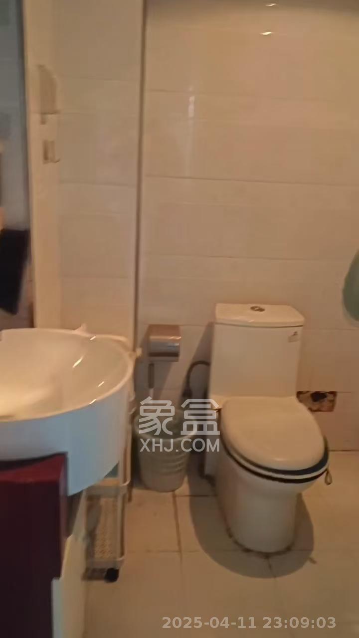 名富公寓  1室1厅1卫   1600.00元/月室内图