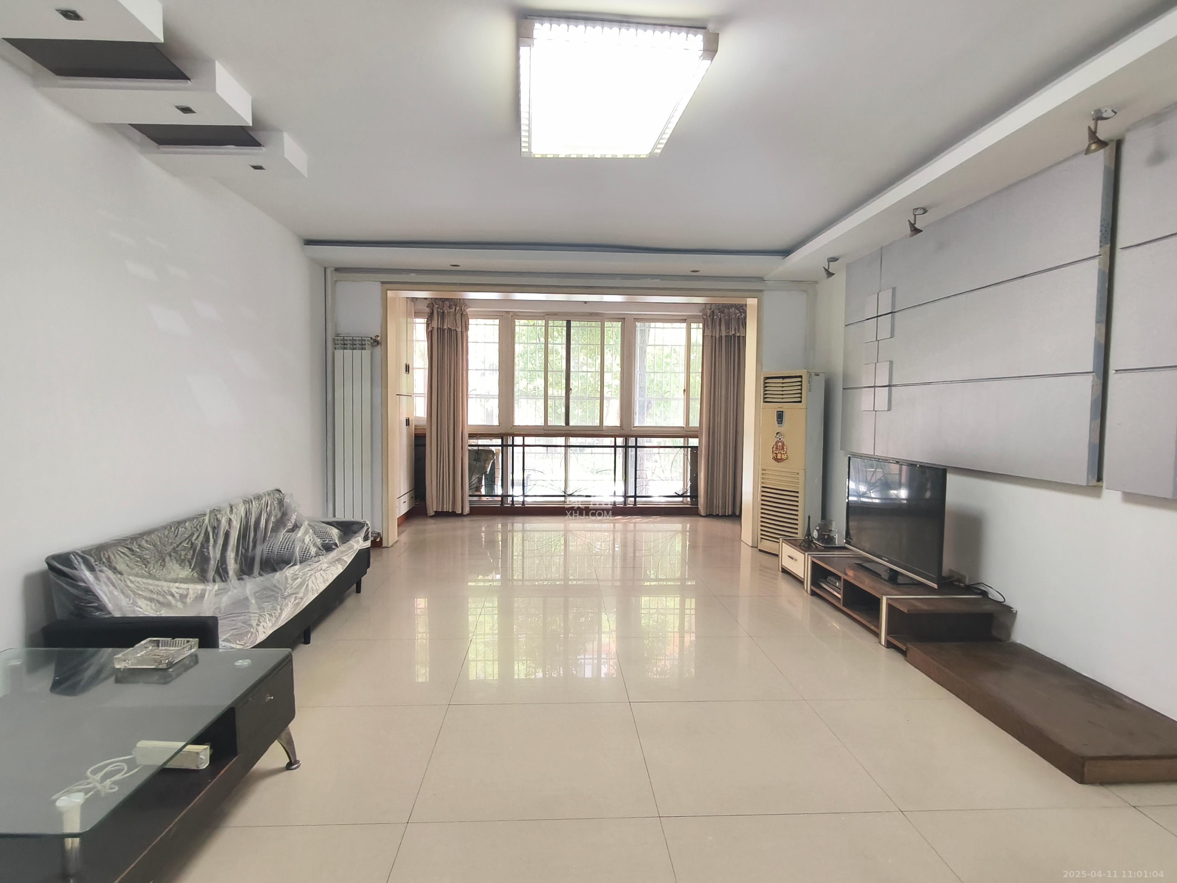 翡翠林居  3室2厅2卫   2100.00元/月