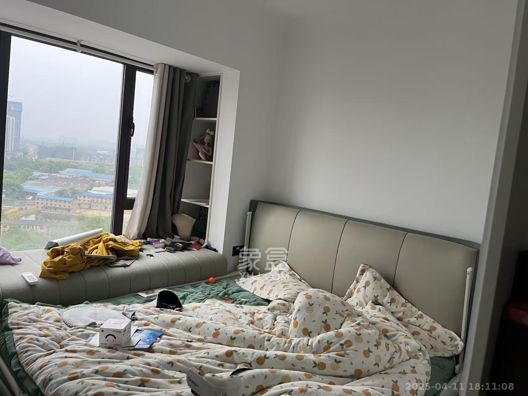 雅居乐新地  3室2厅2卫   2500.00元/月室内图