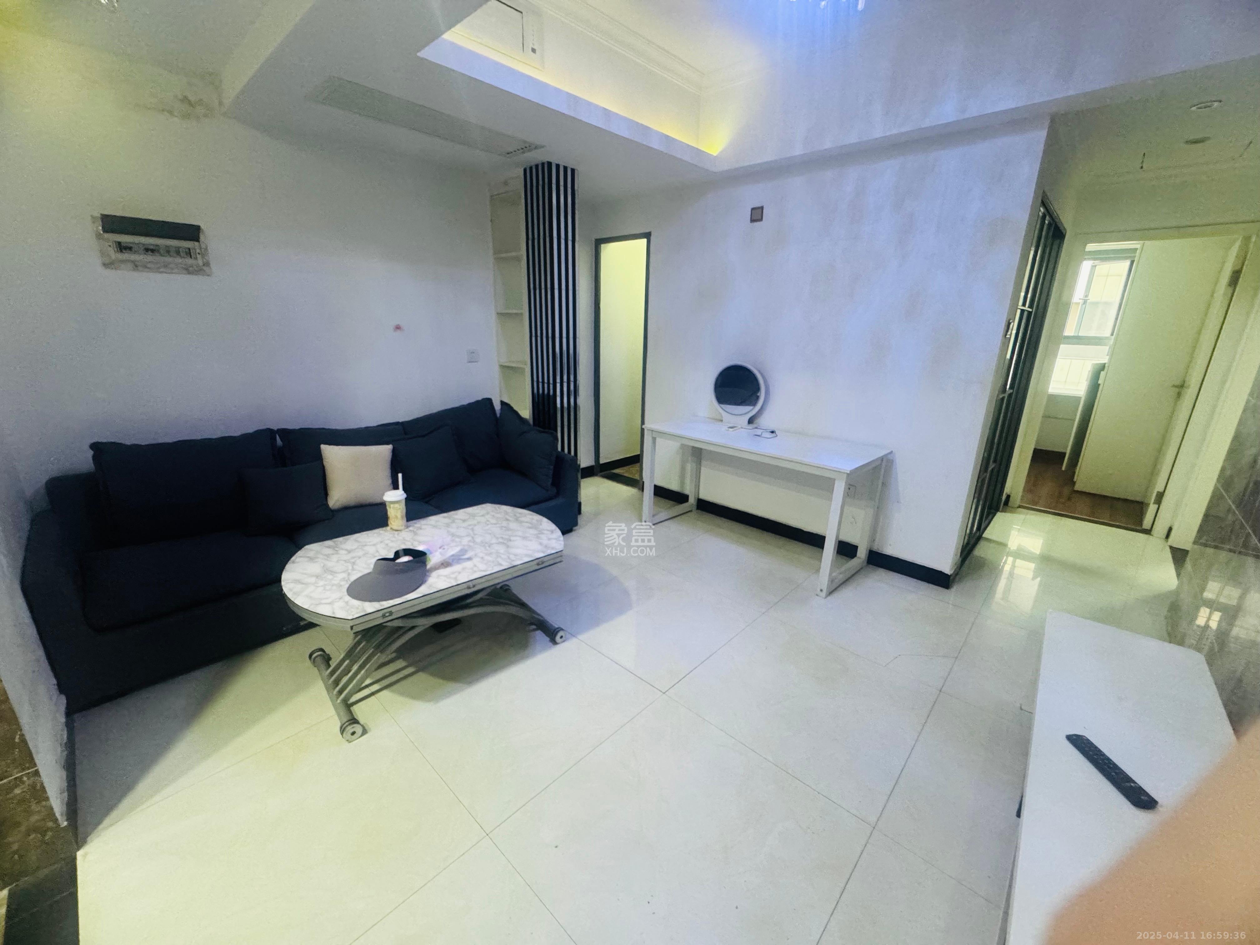 东怡外国(南湖一号)  2室1厅1卫    2600.0元/月 东怡外国(南湖一号)  2室1厅1卫    2600.0元/月室内图