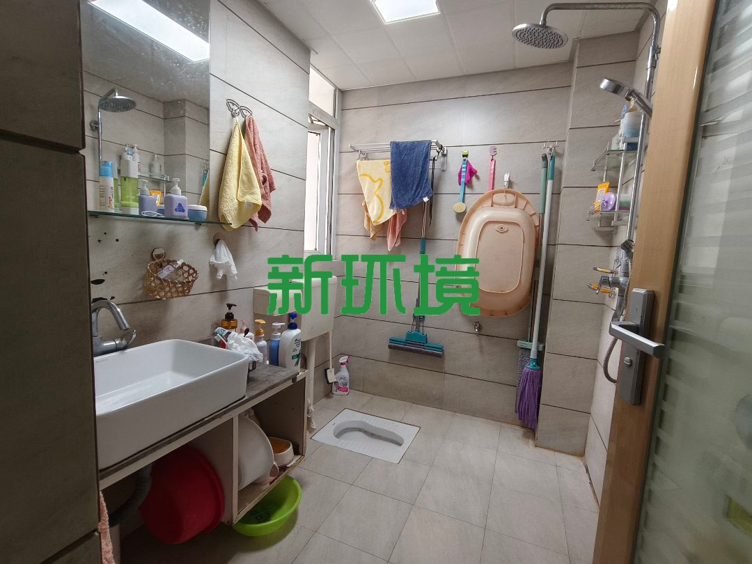 阳光水岸  3室2厅1卫   68.00万客厅
