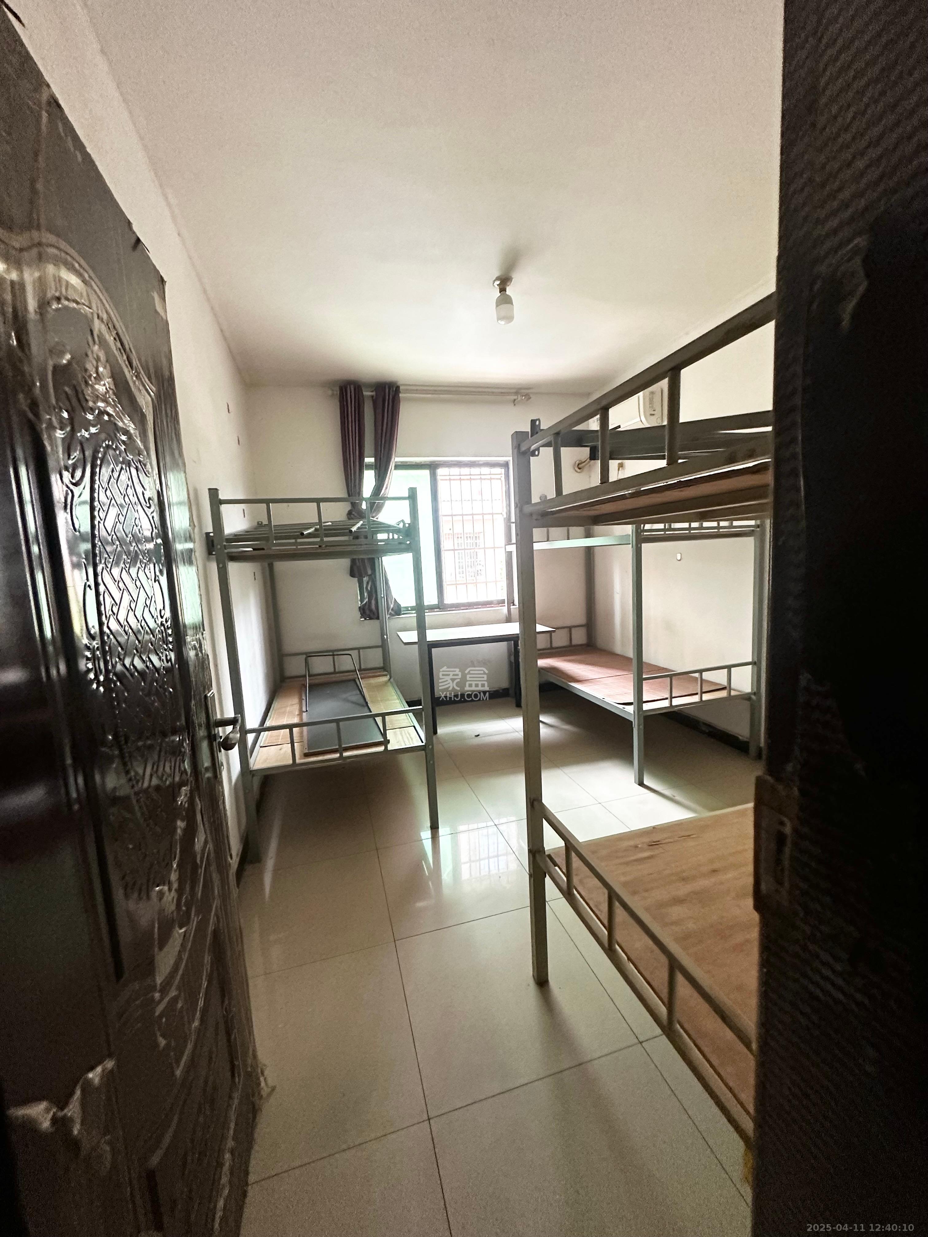 大桥四区 3室2厅1卫 1500.0元/月 大桥四区 3室2厅1卫 1500.0元/月室内图