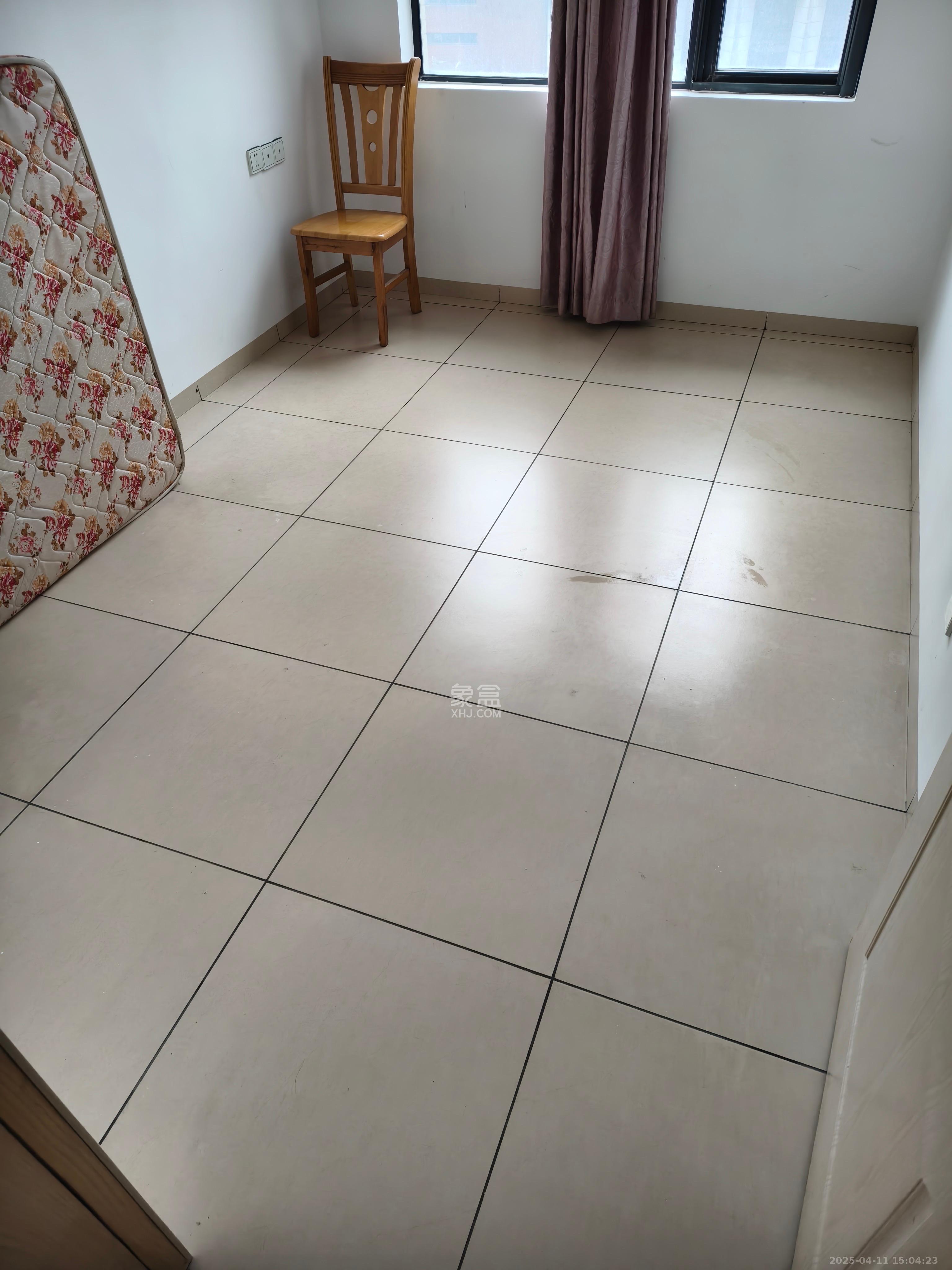 钰龙天下一期  3室2厅1卫   2600.00元/月室内图