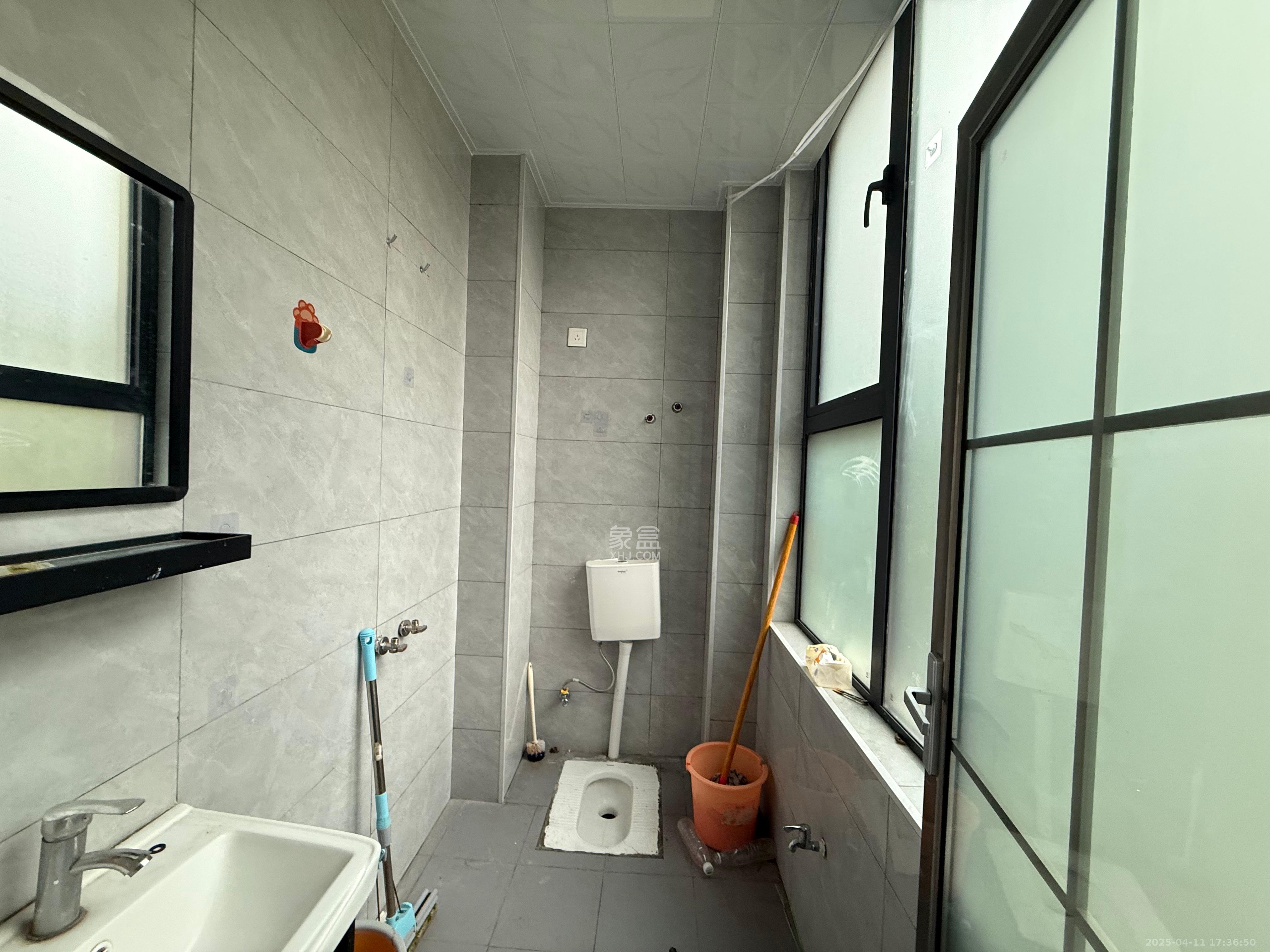 华润翡翠府   70.0㎡      2200.0元/月室内图