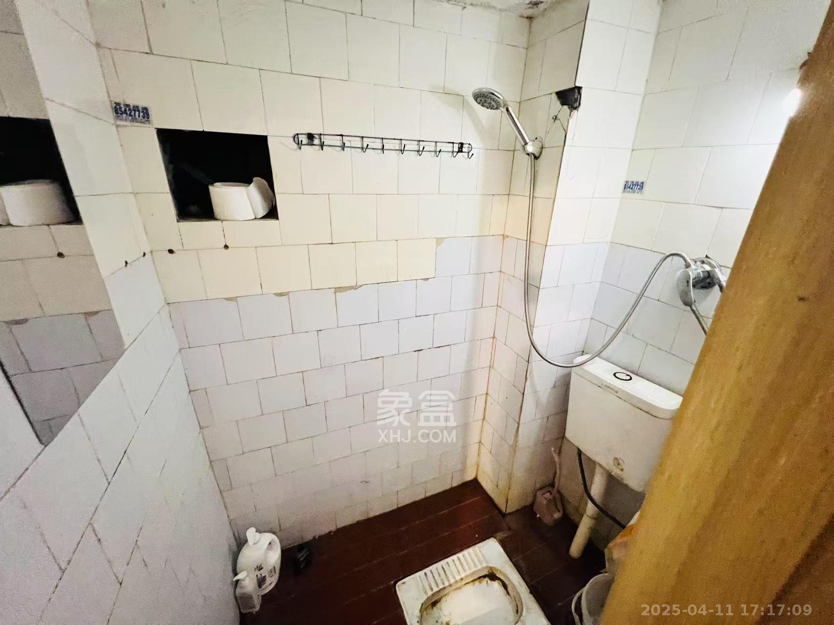 上碧湘街散盘  3室1厅1卫   1600.00元/月室内图