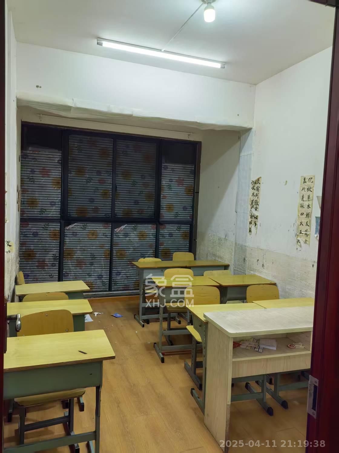 澳海月亮湾  3室2厅2卫   1800.00元/月室内图