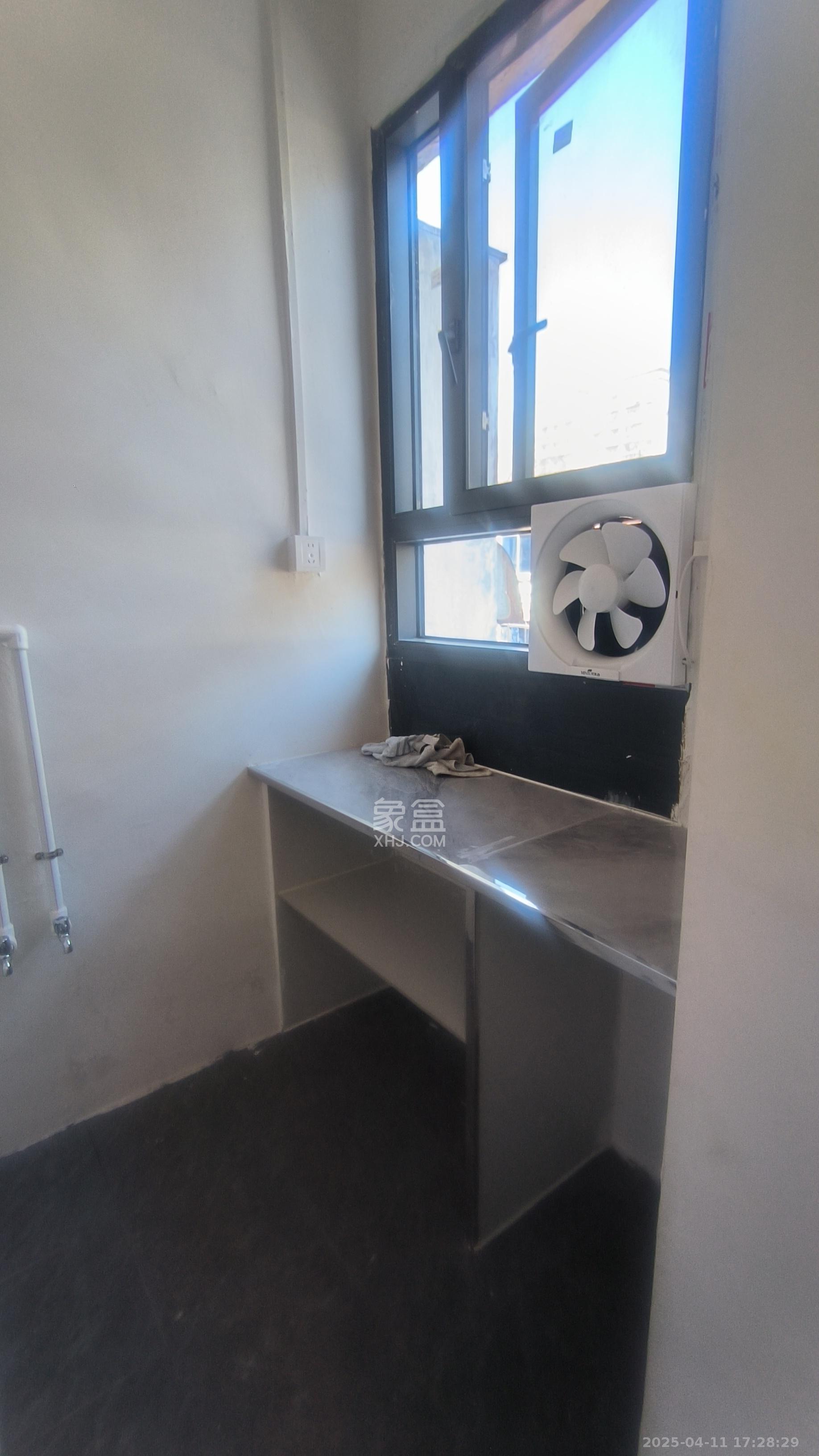 红旗区三片 1室1厅1卫 1000.0元/月 红旗区三片 1室1厅1卫 1000.0元/月室内图