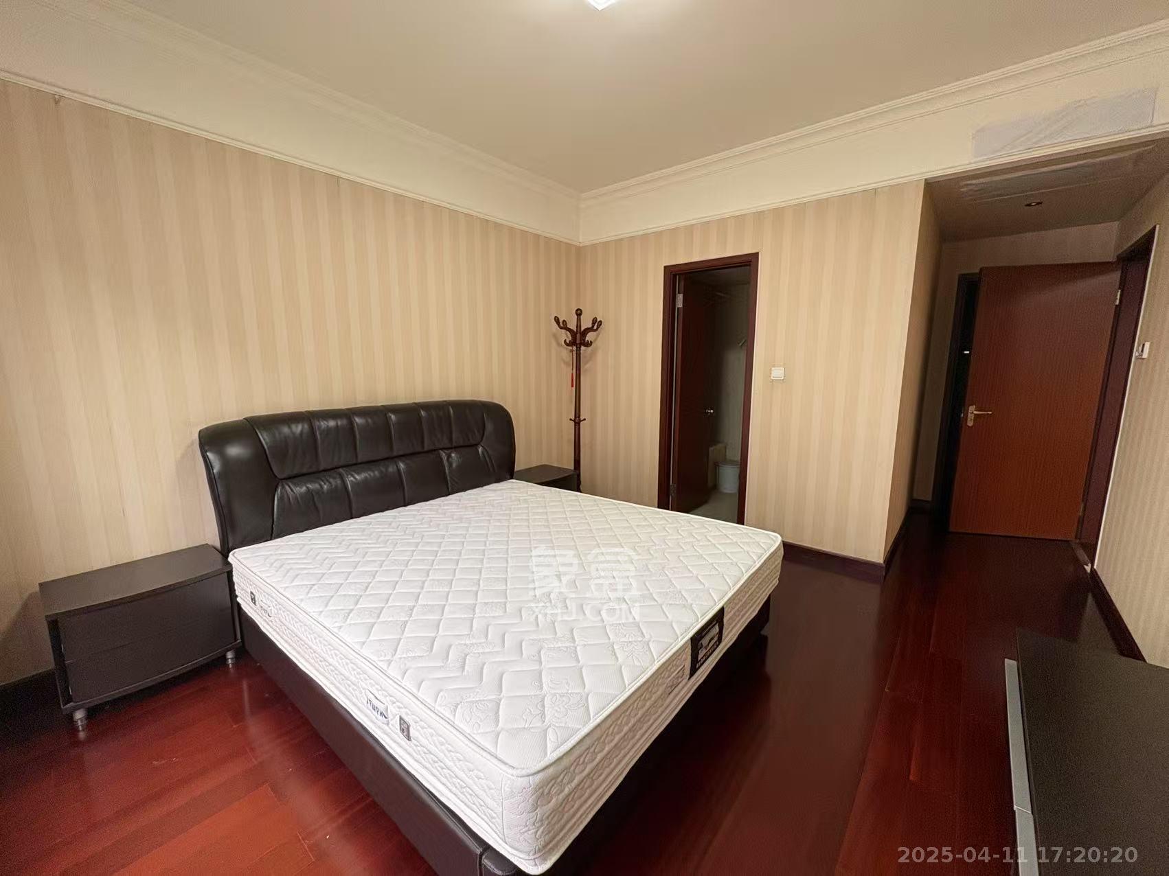 盛世美居荷园 3室2厅2卫 5000.0元/月 盛世美居荷园 3室2厅2卫 5000.0元/月室内图