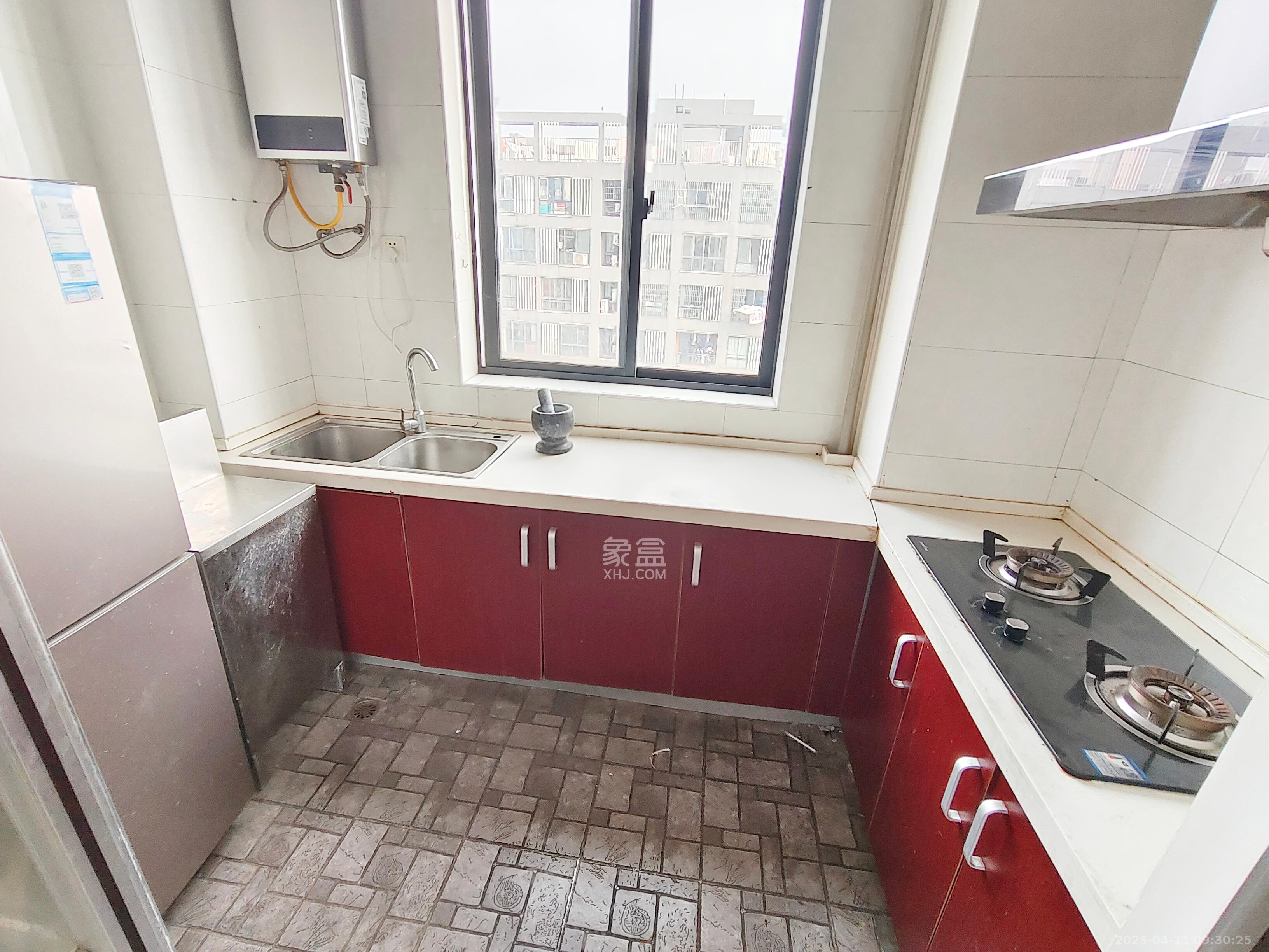 长大彩虹都  3室1厅1卫   1900.00元/月室内图