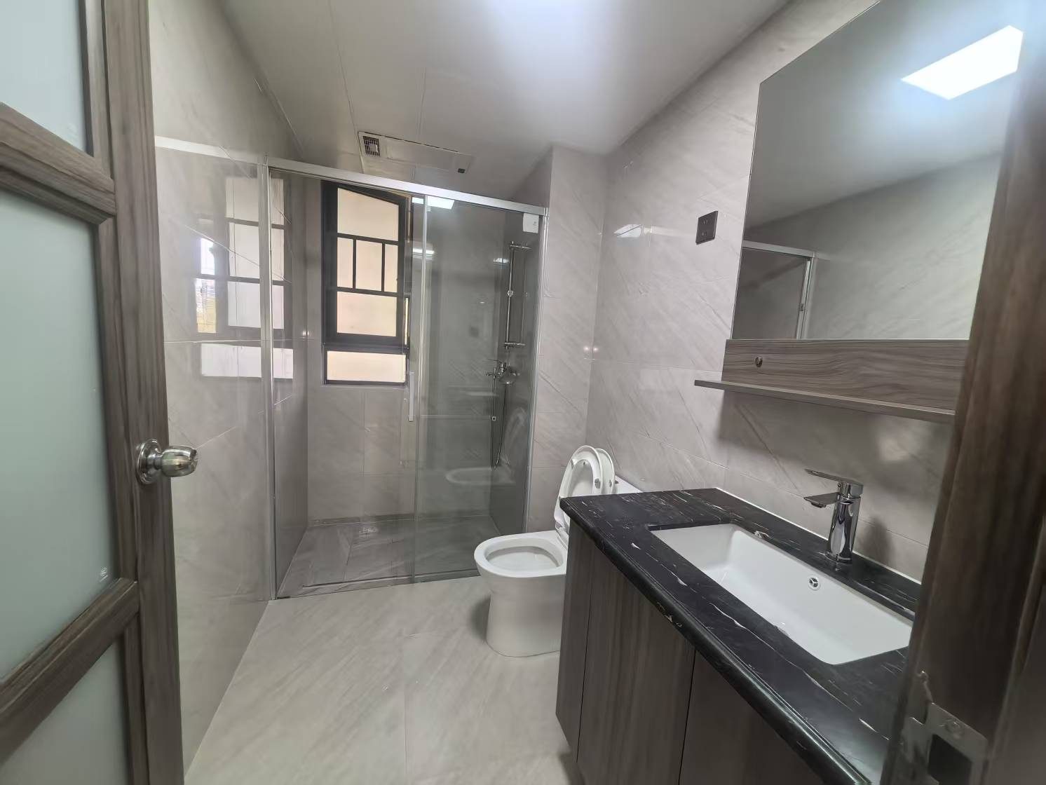 碧桂园梓山府 3室2厅2卫 2200.0元/月 碧桂园梓山府 3室2厅2卫 2200.0元/月室内图