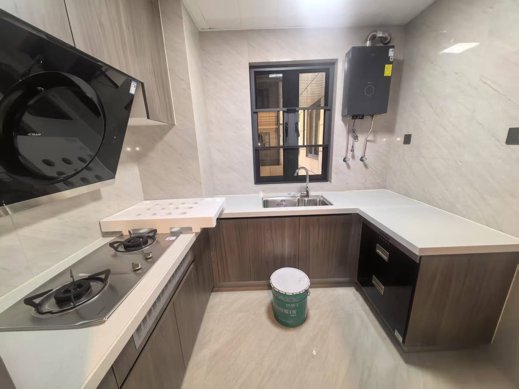 碧桂园梓山府 3室2厅2卫 2200.0元/月 碧桂园梓山府 3室2厅2卫 2200.0元/月室内图